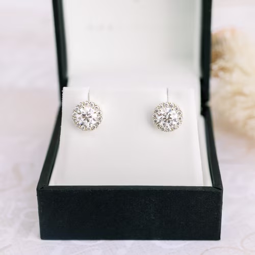 Round Diamonds set in Yellow Gold Heavenly Single Halo Studs (Main View)