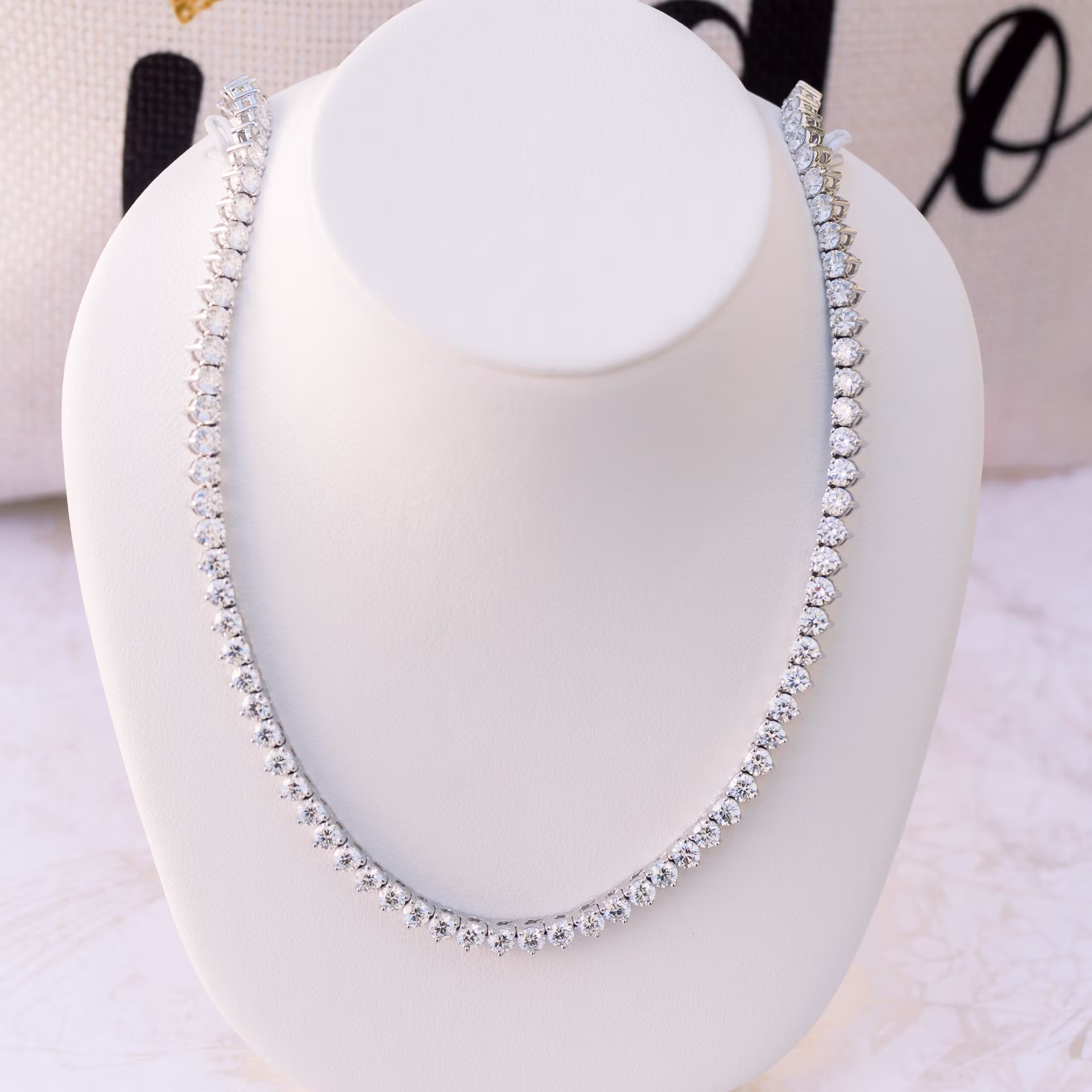 Exceptional Quality Round Diamonds set in 14k White Gold Tennis Necklace (Main View)