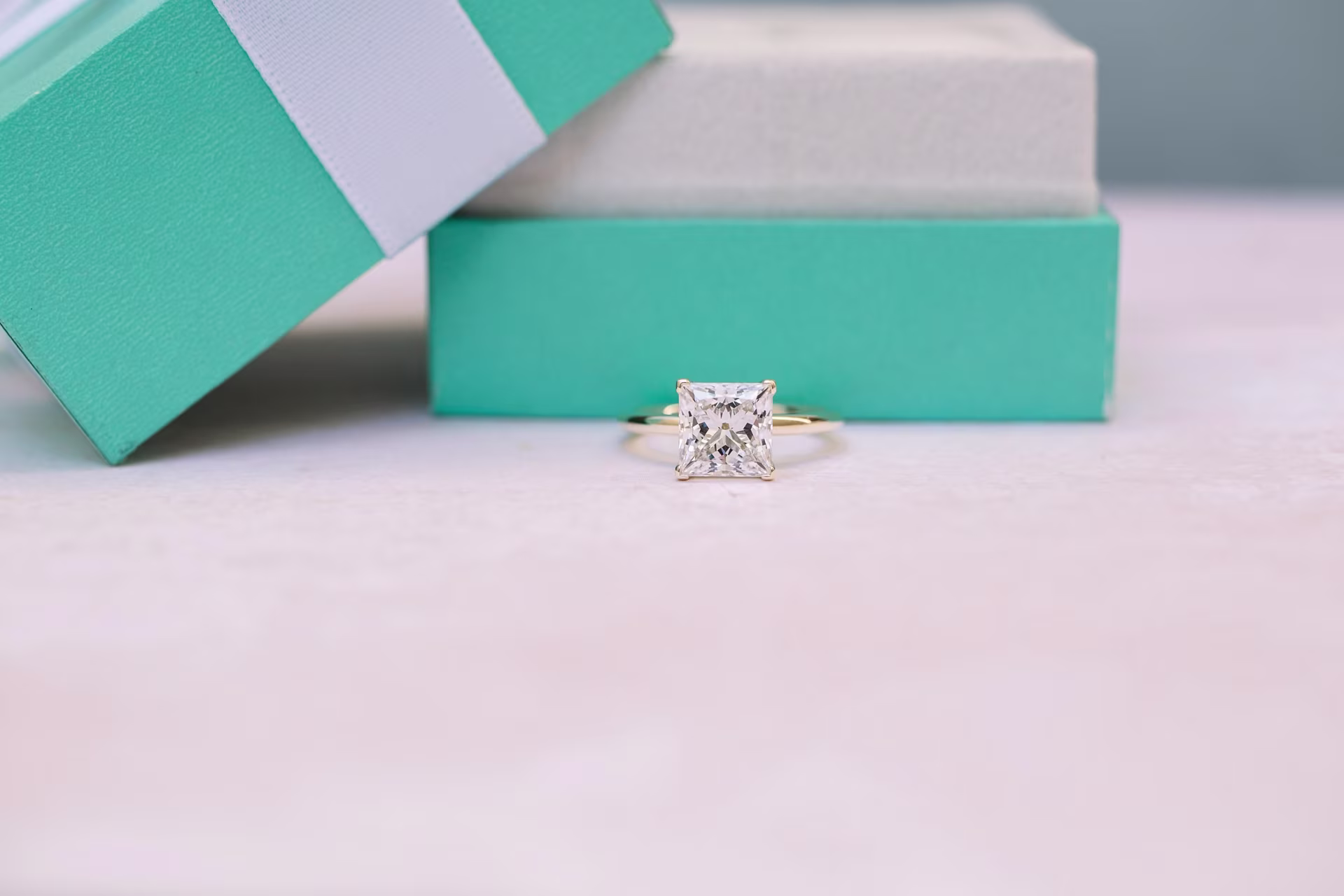 2.25ct princess cut in solitaire yellow gold