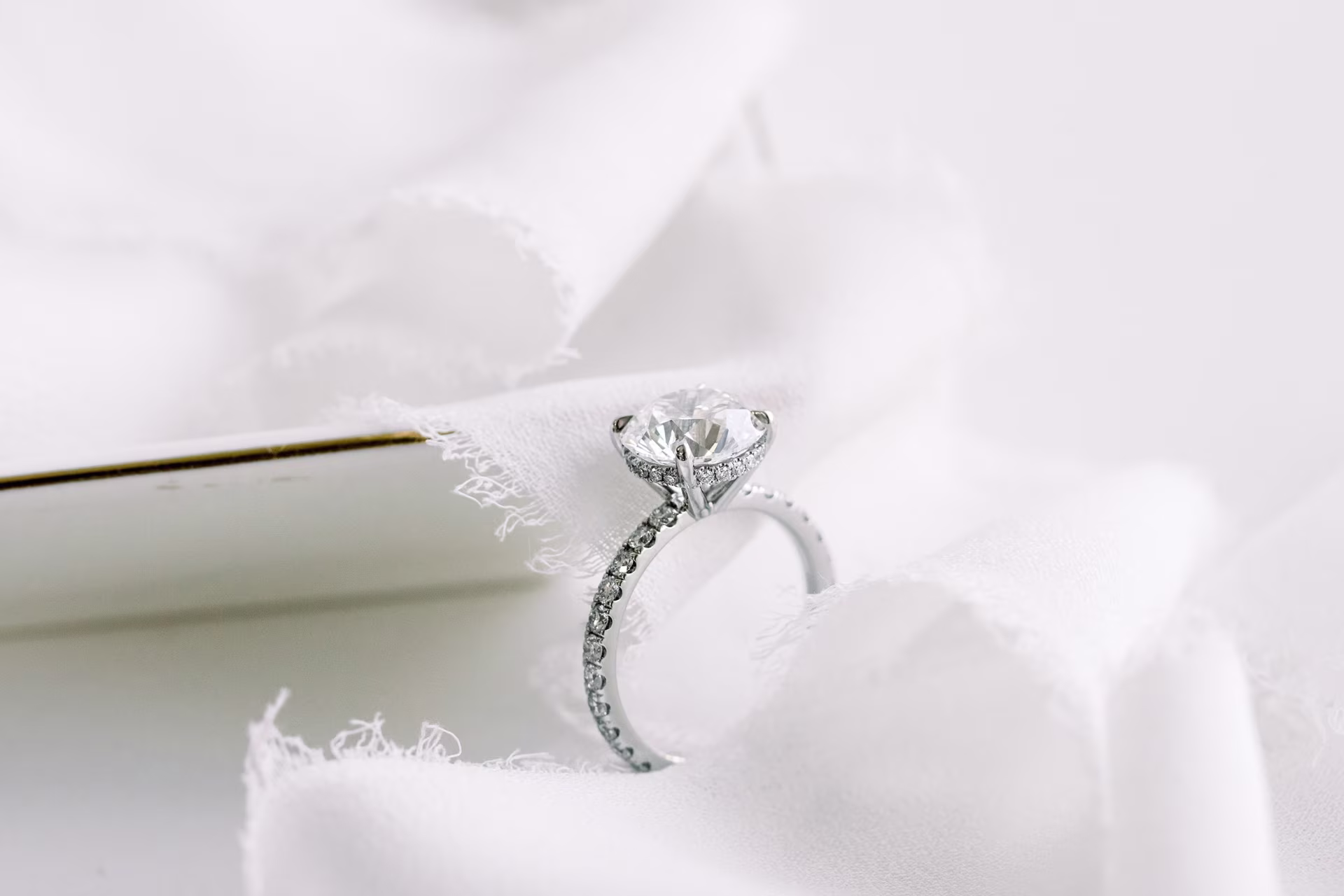 3ct lab diamond round in pave setting