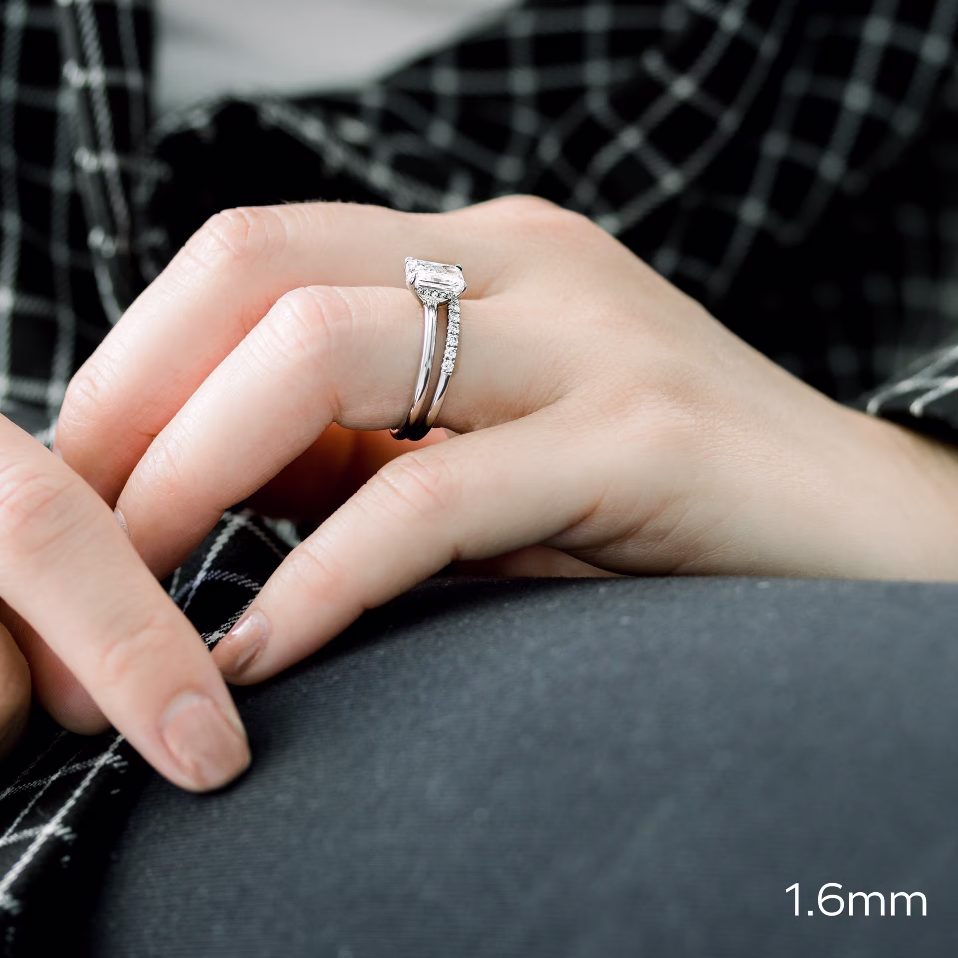 u pave lab diamond half band platinum