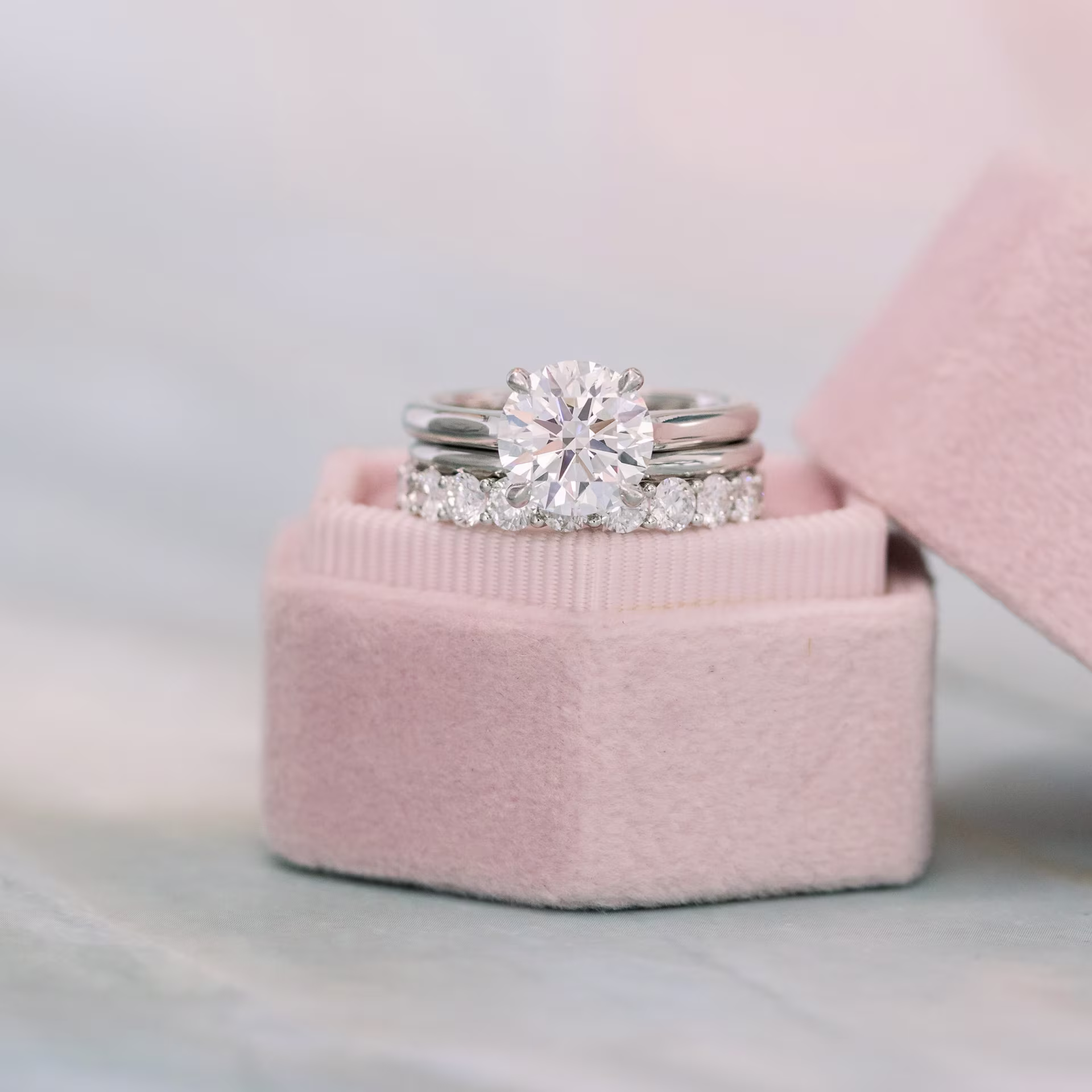 lab-created-wedding-set-platinum-white-gold_1647840660202-6V37NJQGPXNYUB4X1LPL