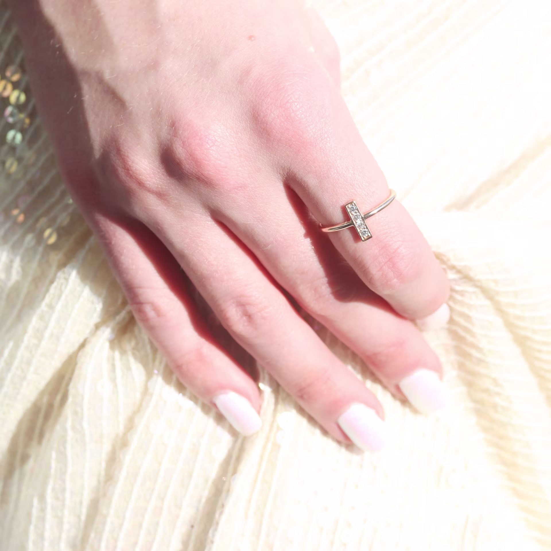 High Quality 0.12 ctw Round Lab Diamonds set in 14k Yellow Gold Bar Ring