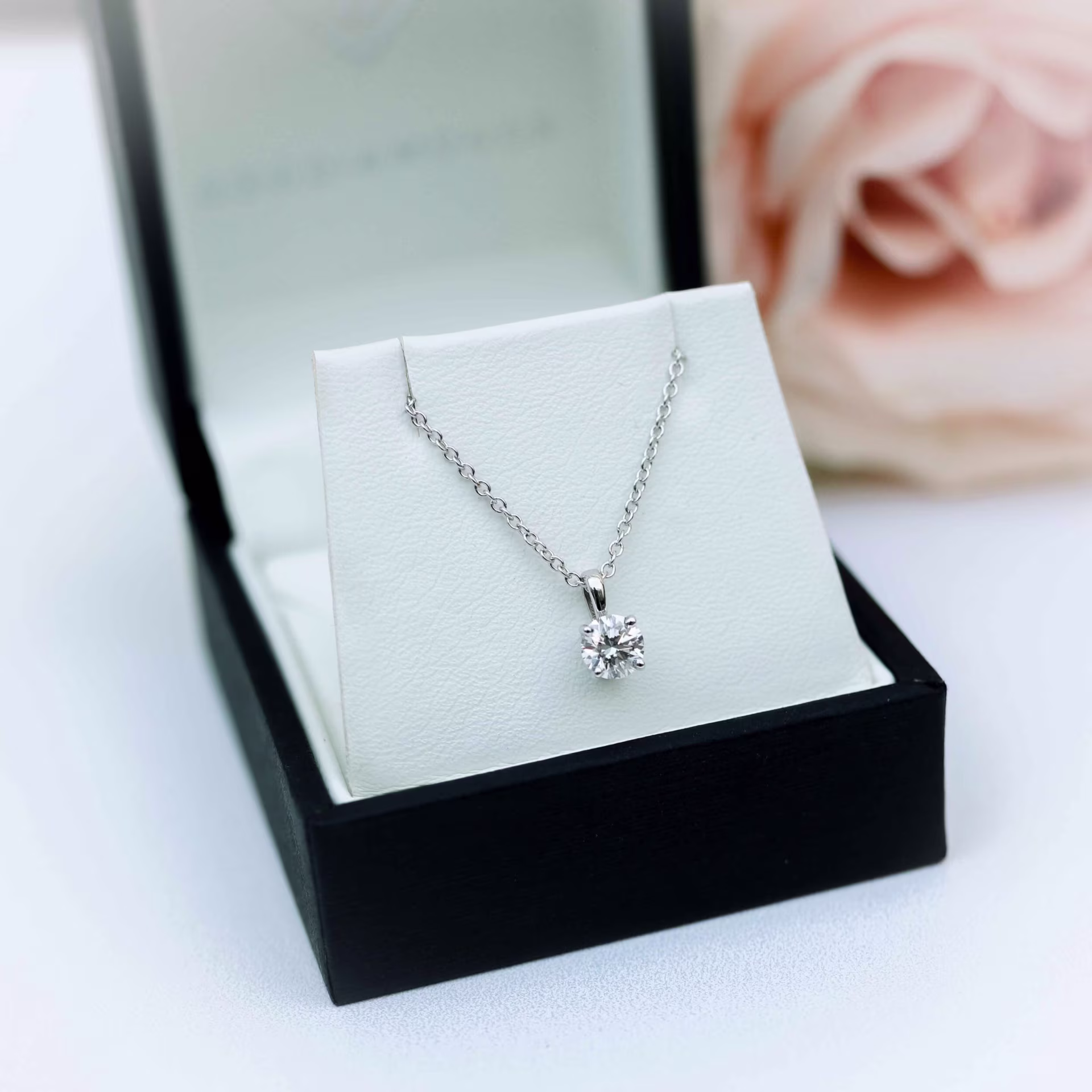 Exceptional Quality 0.35 ctw Diamonds set in Platinum Round Diamond Classic Solitaire Pendant