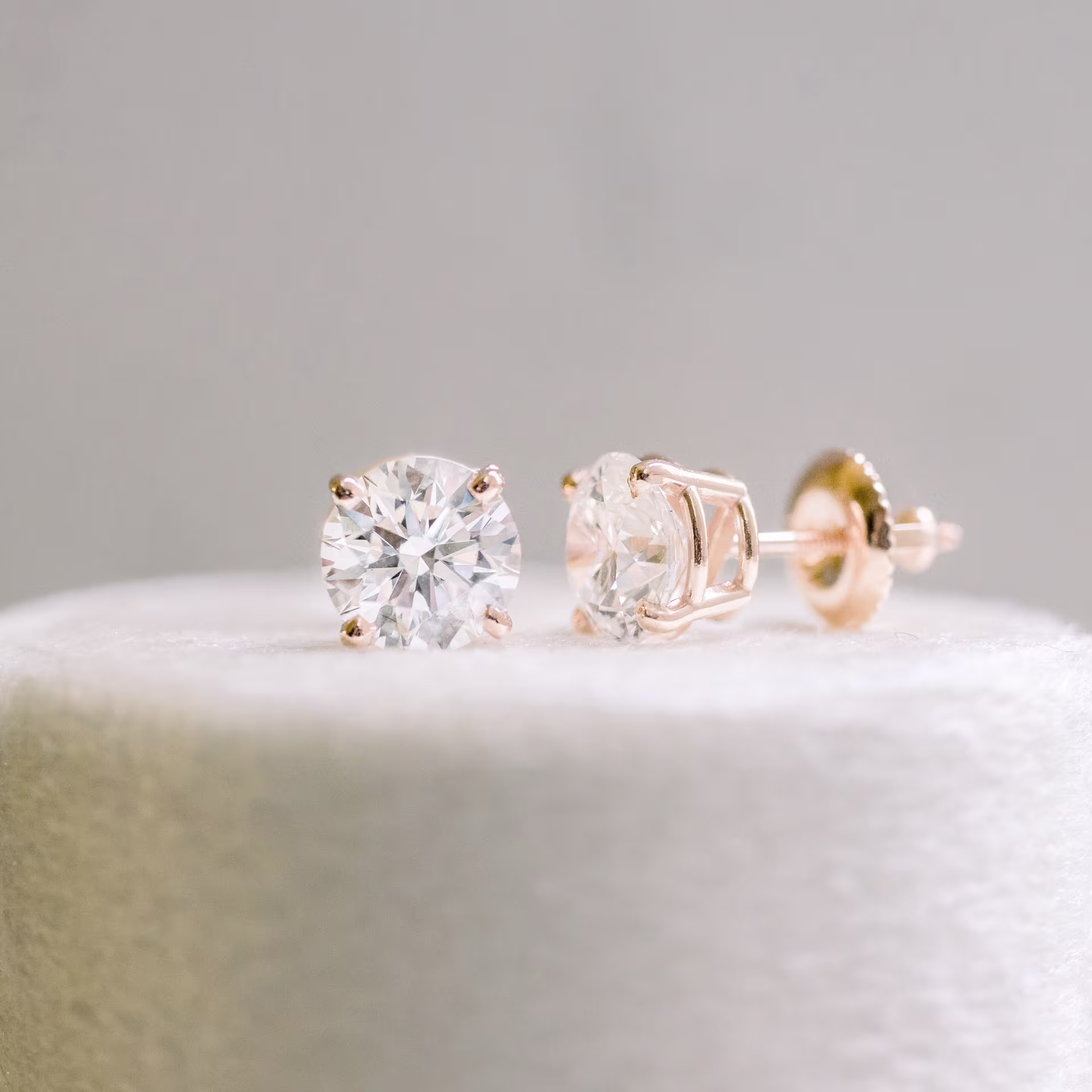 14k 2ct  rose gold stud earrings