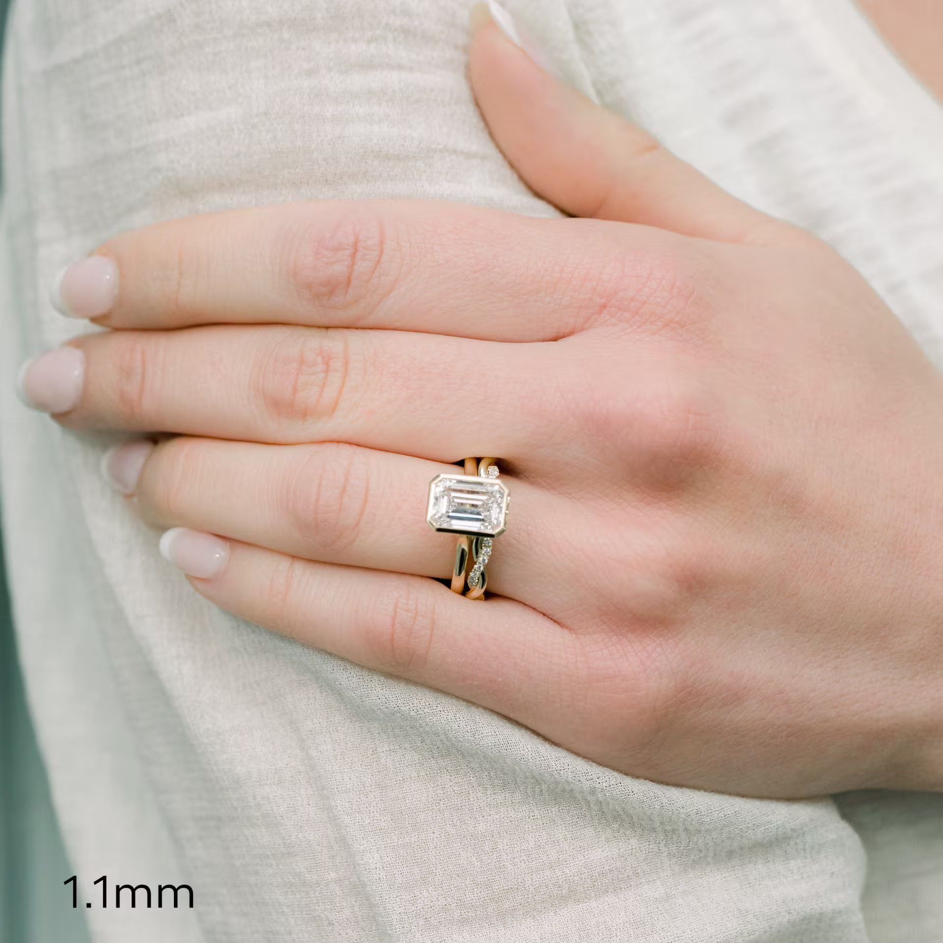 0.15 ctw Round Lab Grown Diamonds Infnity Twisting Light Half Band in Yellow Gold (Main View)