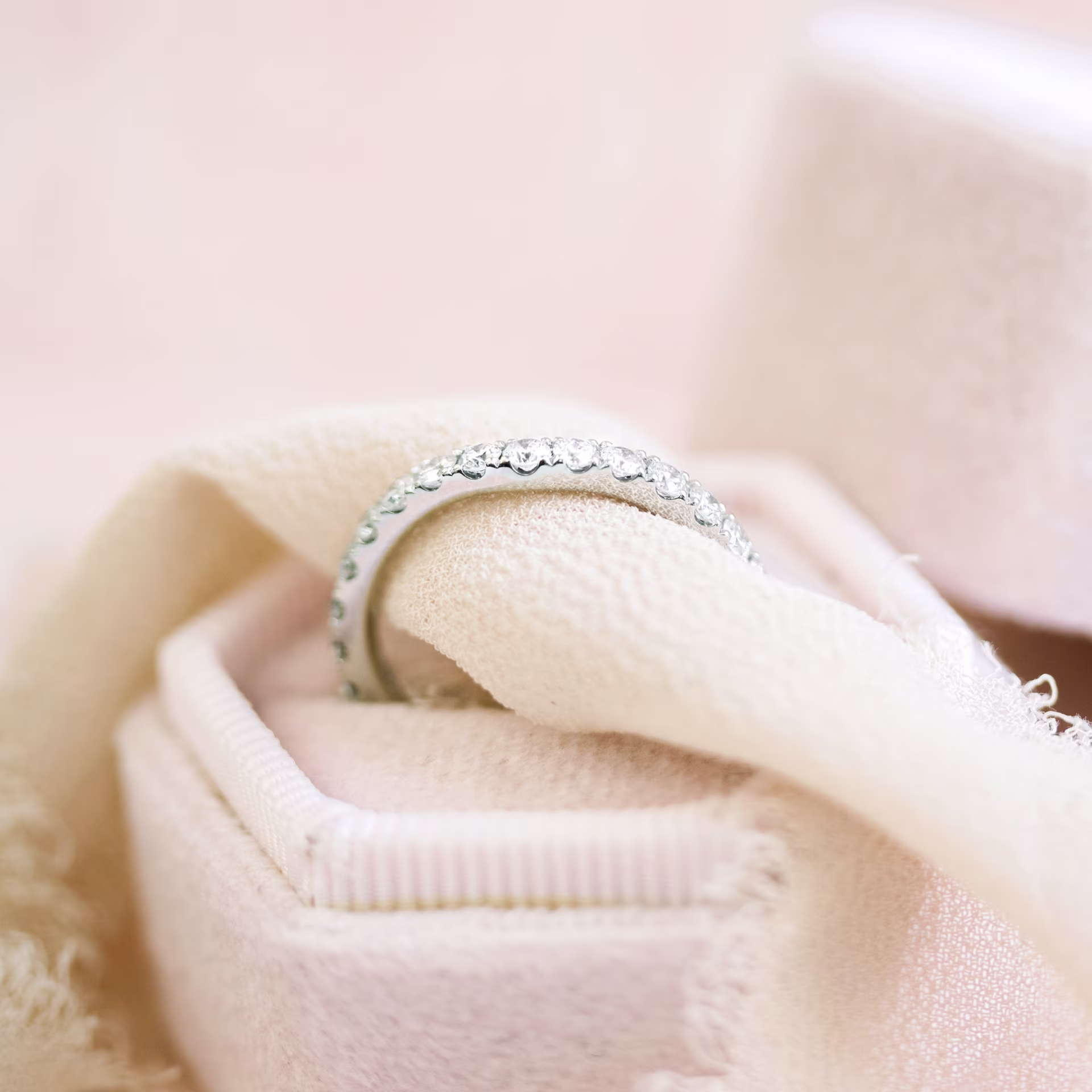 0.8 ct Round Diamonds Pavé Contoured Eternity Band in Platinum (Profile View)