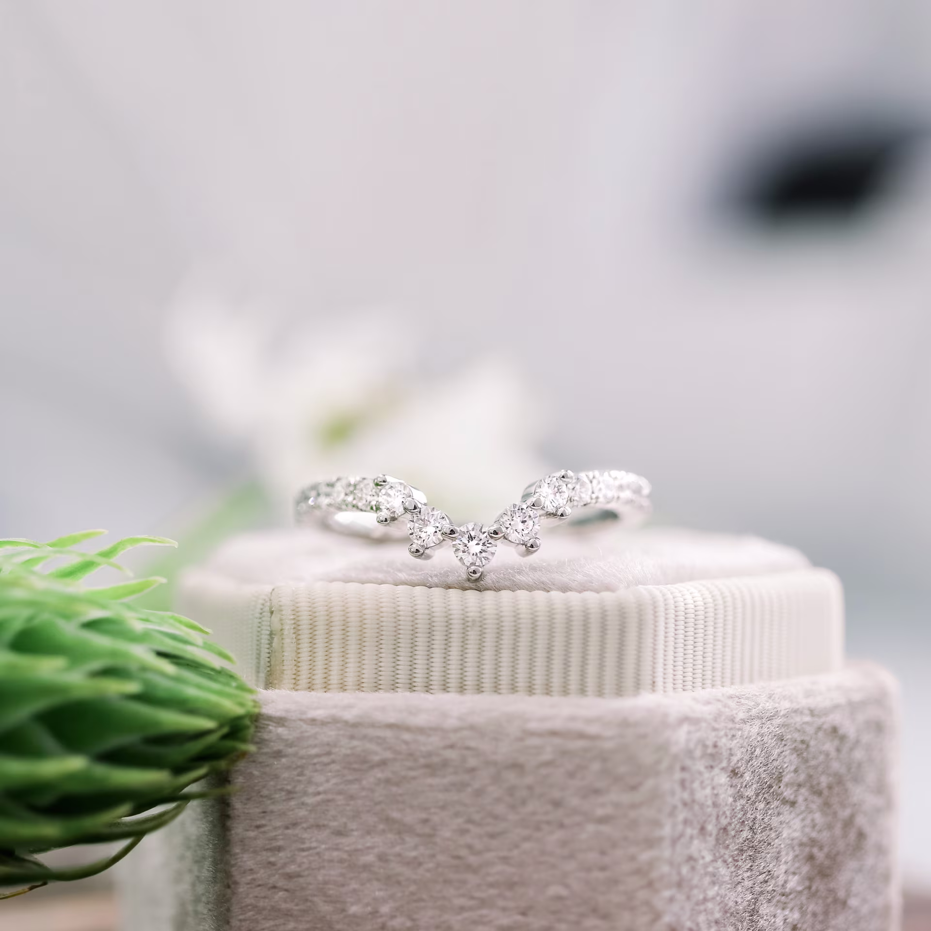 0.95 Carat Round Diamonds Nesting Eternity Band in Platinum (Main View)