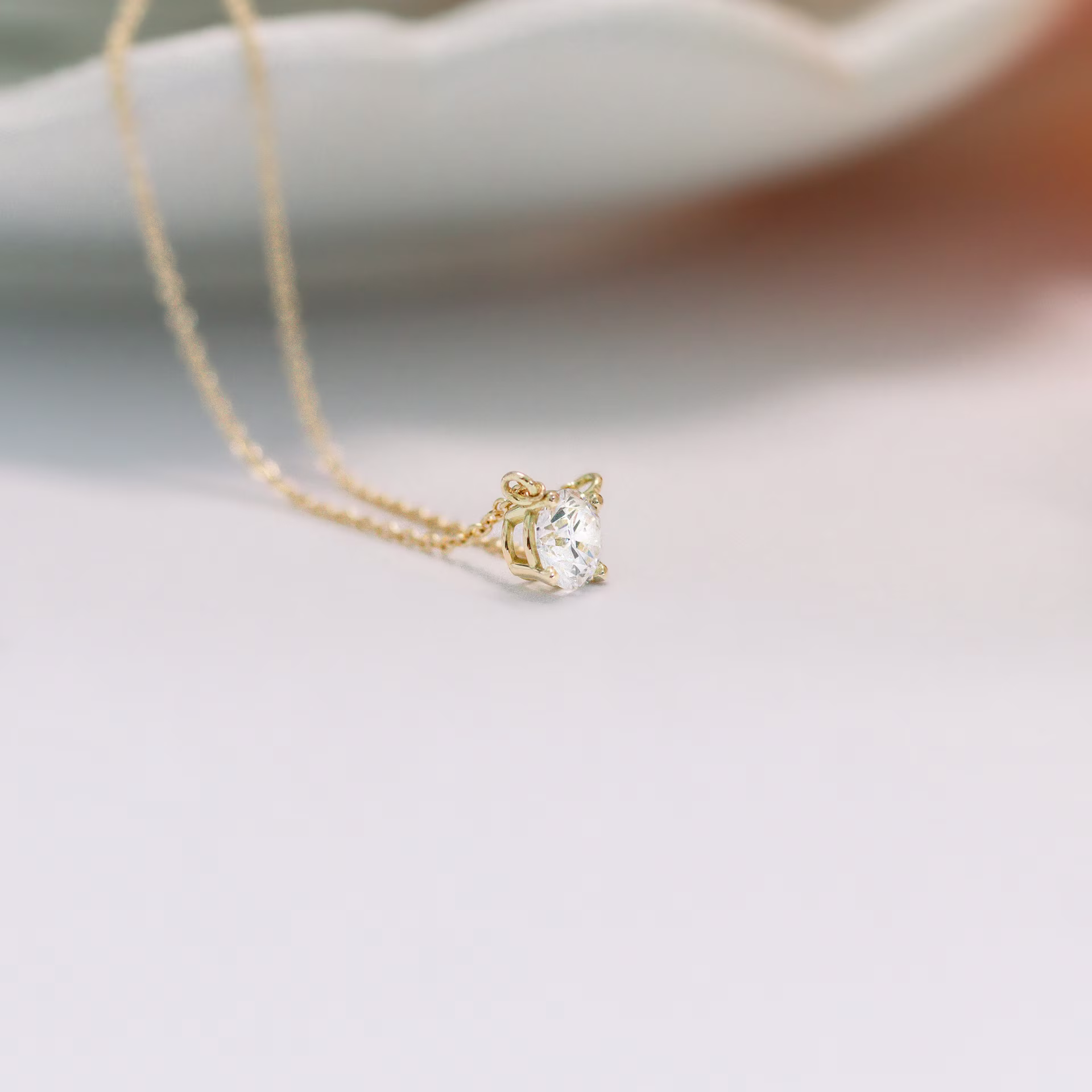 0.5 ct Lab Diamonds Floating Round Pendant in 18 Karat Yellow Gold (Side View)