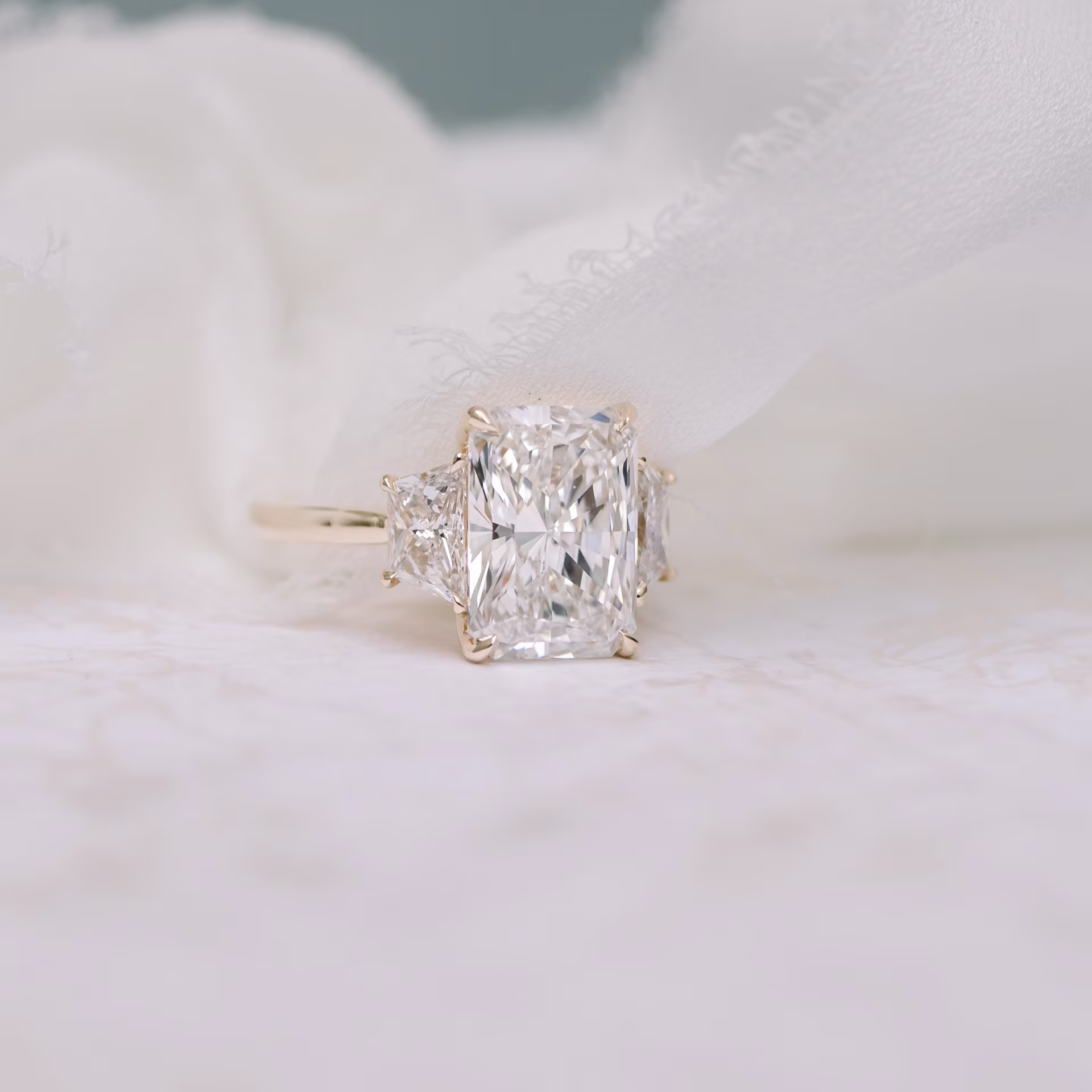 Exceptional Quality 4.0 Carat Lab Diamonds Radiant and Trapezoid Setting in Yellow Gold (Main View)