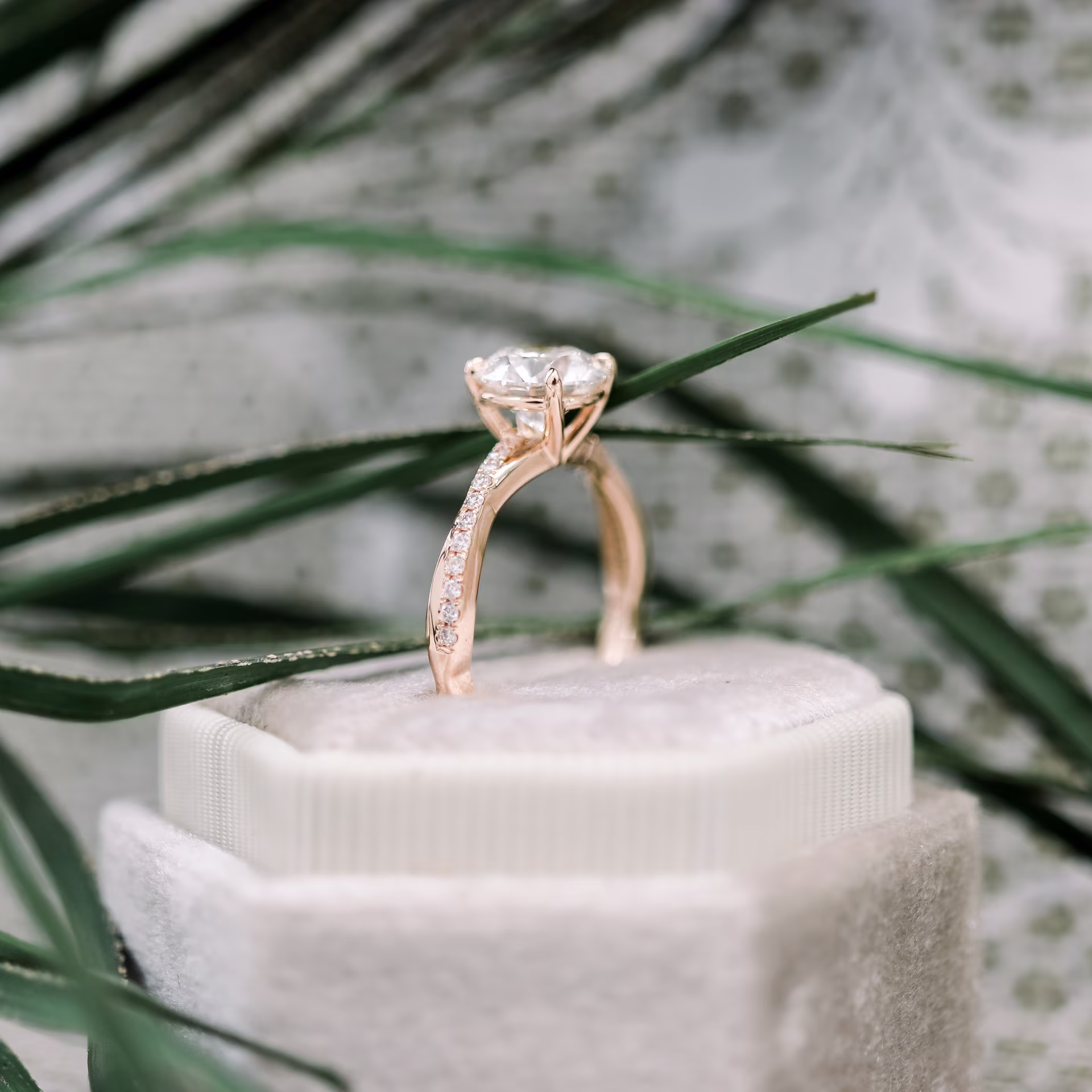 Exceptional Quality 1.5 Carat Synthetic Diamonds Infinity Twist Setting in Rose Gold (Profile View)