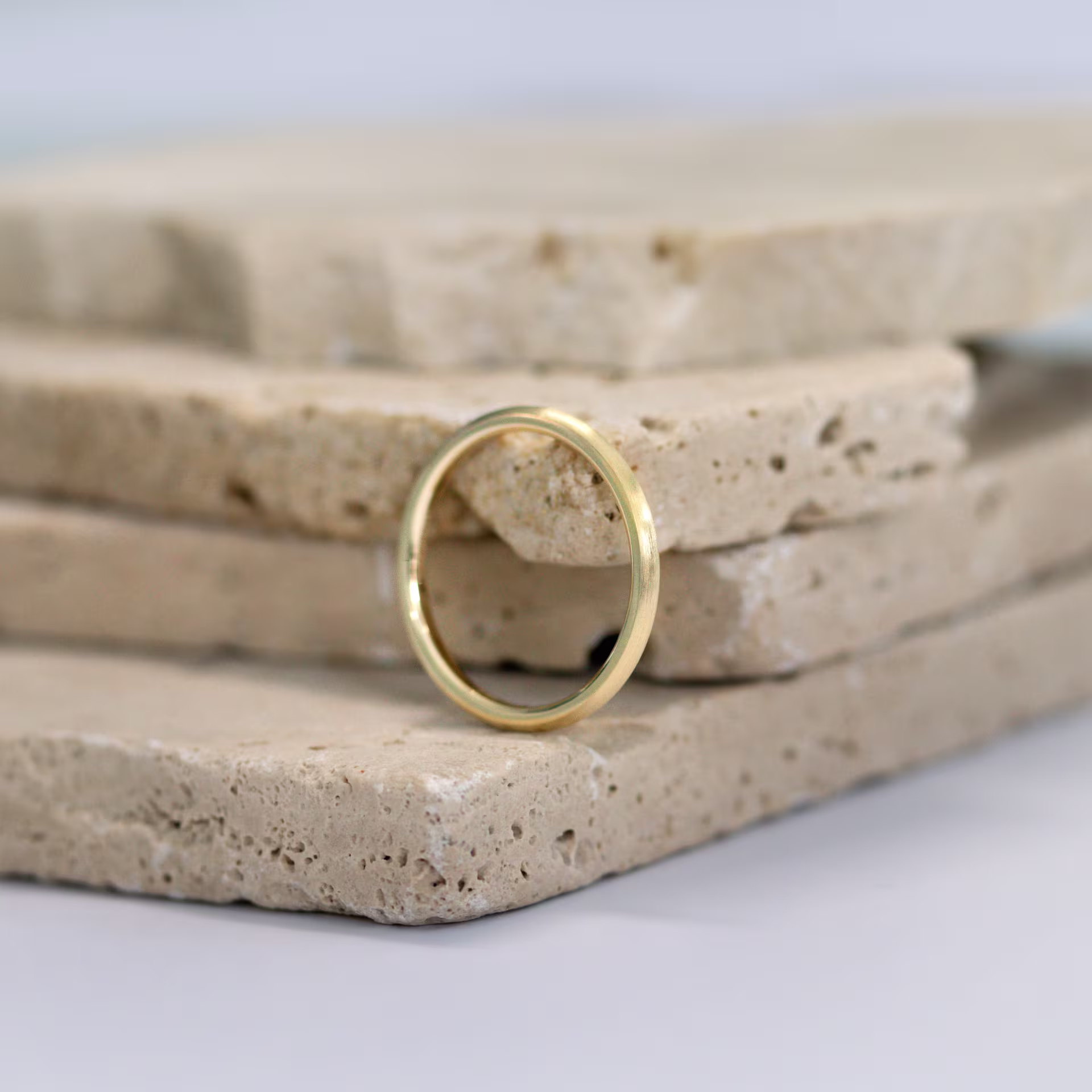 Plain Metal Diamonds 2mm Rounded Ring in (Profile View)