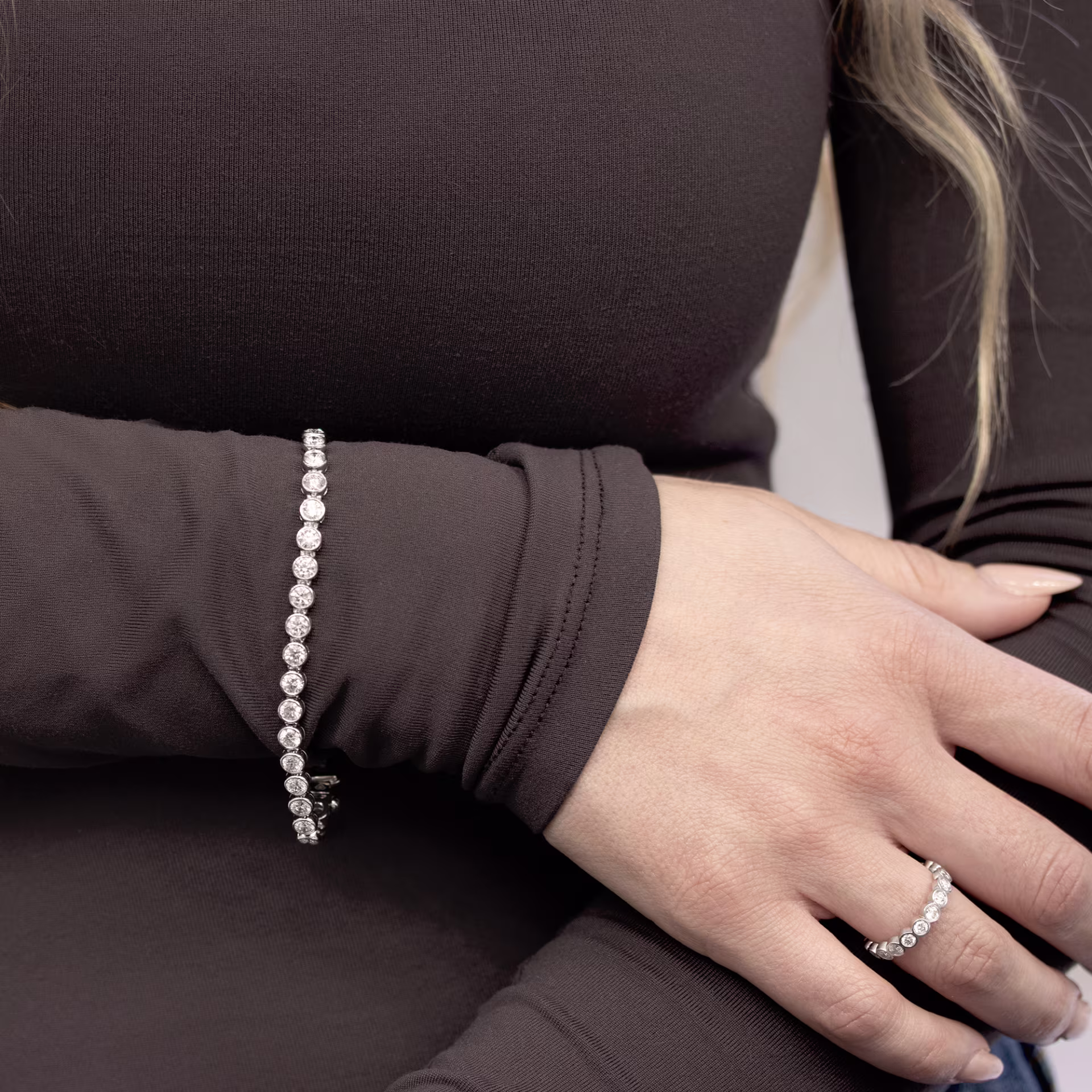 Platinum-Bezel-Tennis-Bracelet-with-6-ctw-Round-Diamonds_AD-010