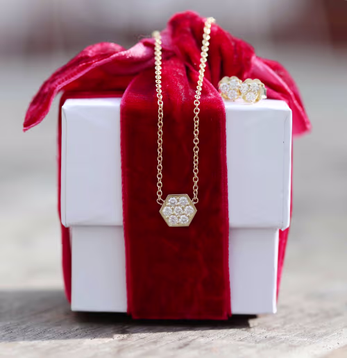 yellow gold carbon necklace lab grown diamonds