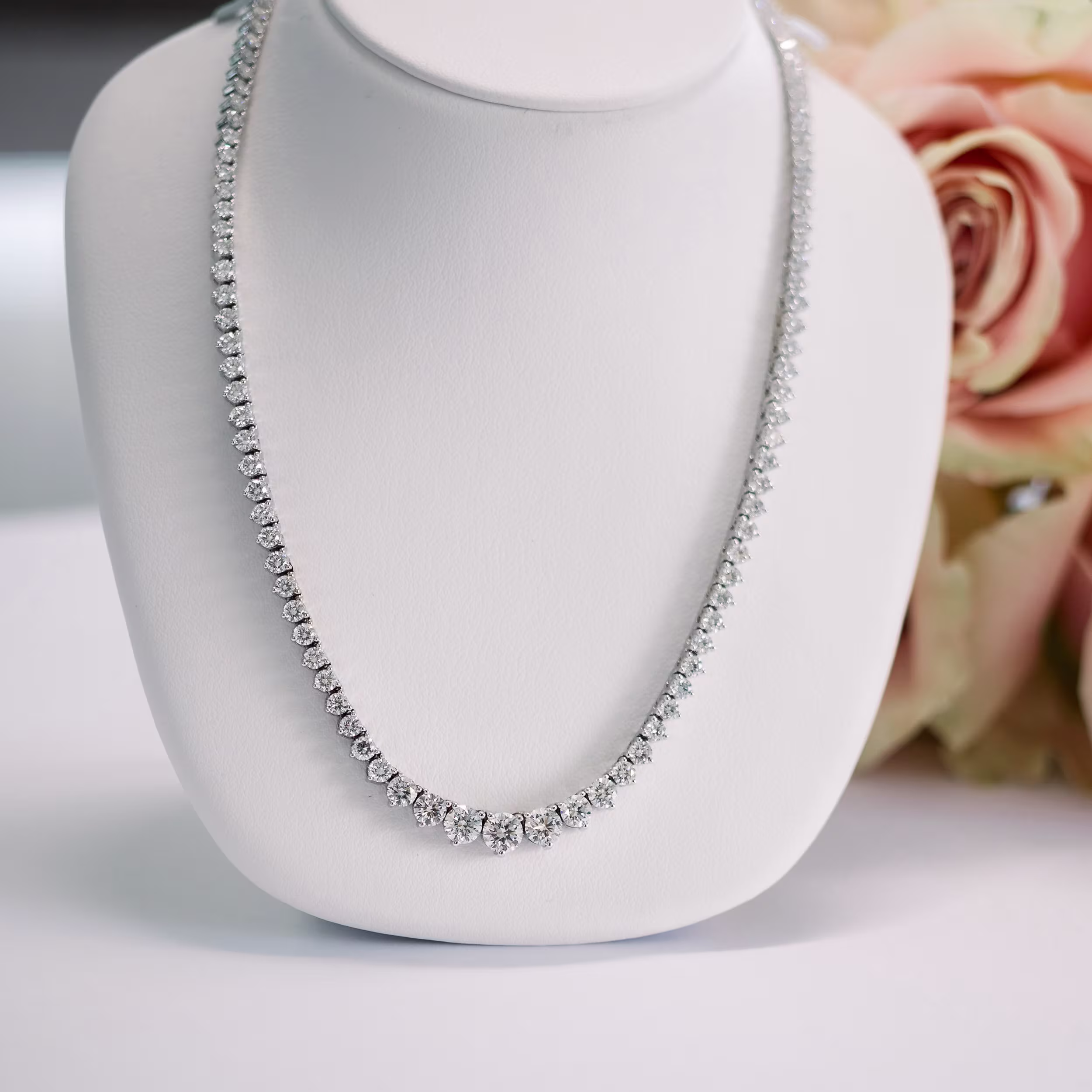 Round Brilliant Lab Diamonds set in Riviera Choker (Main View)