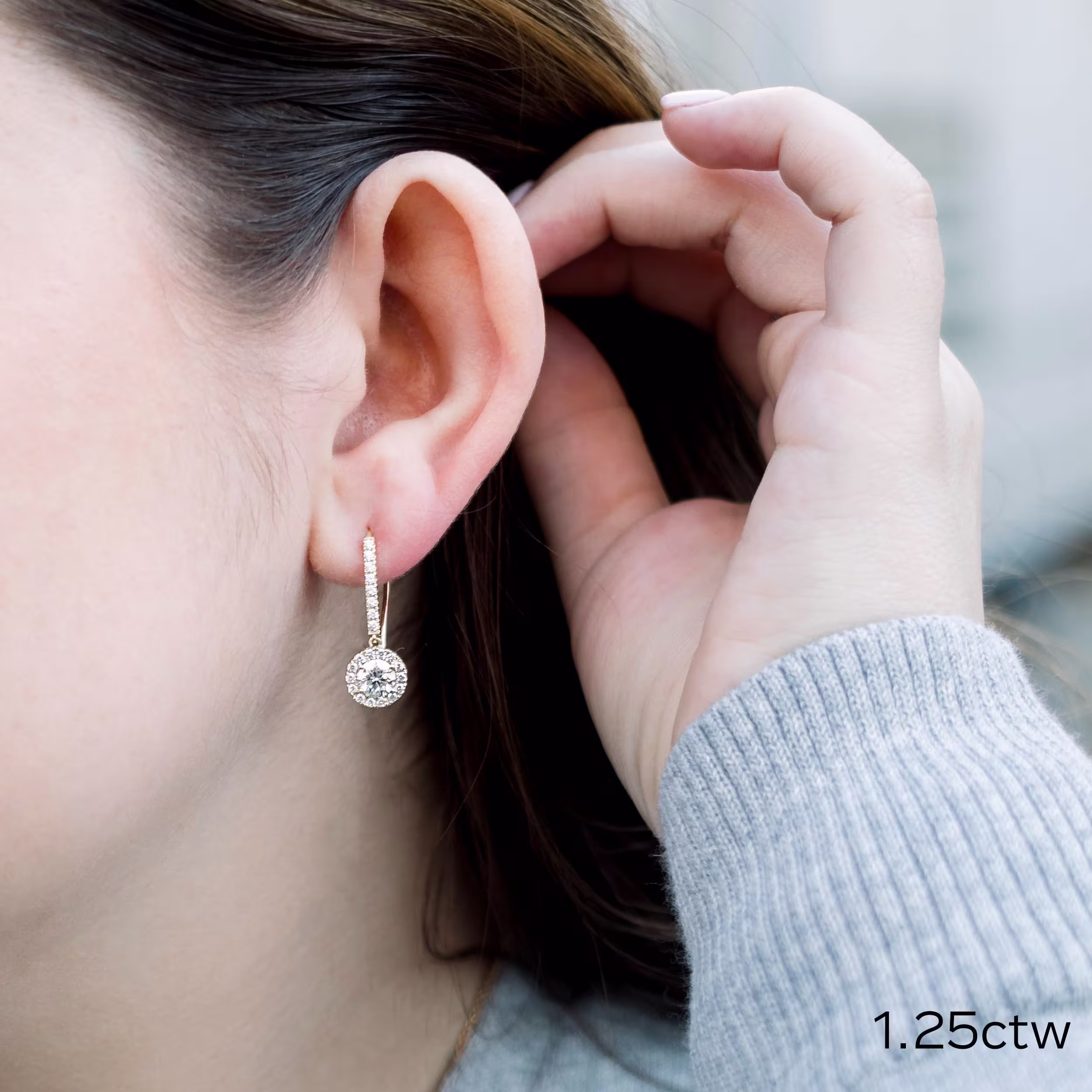 High Quality Round Lab Diamonds set in Yellow Gold Single Halo Round Diamond Drop Earrings (Main View)