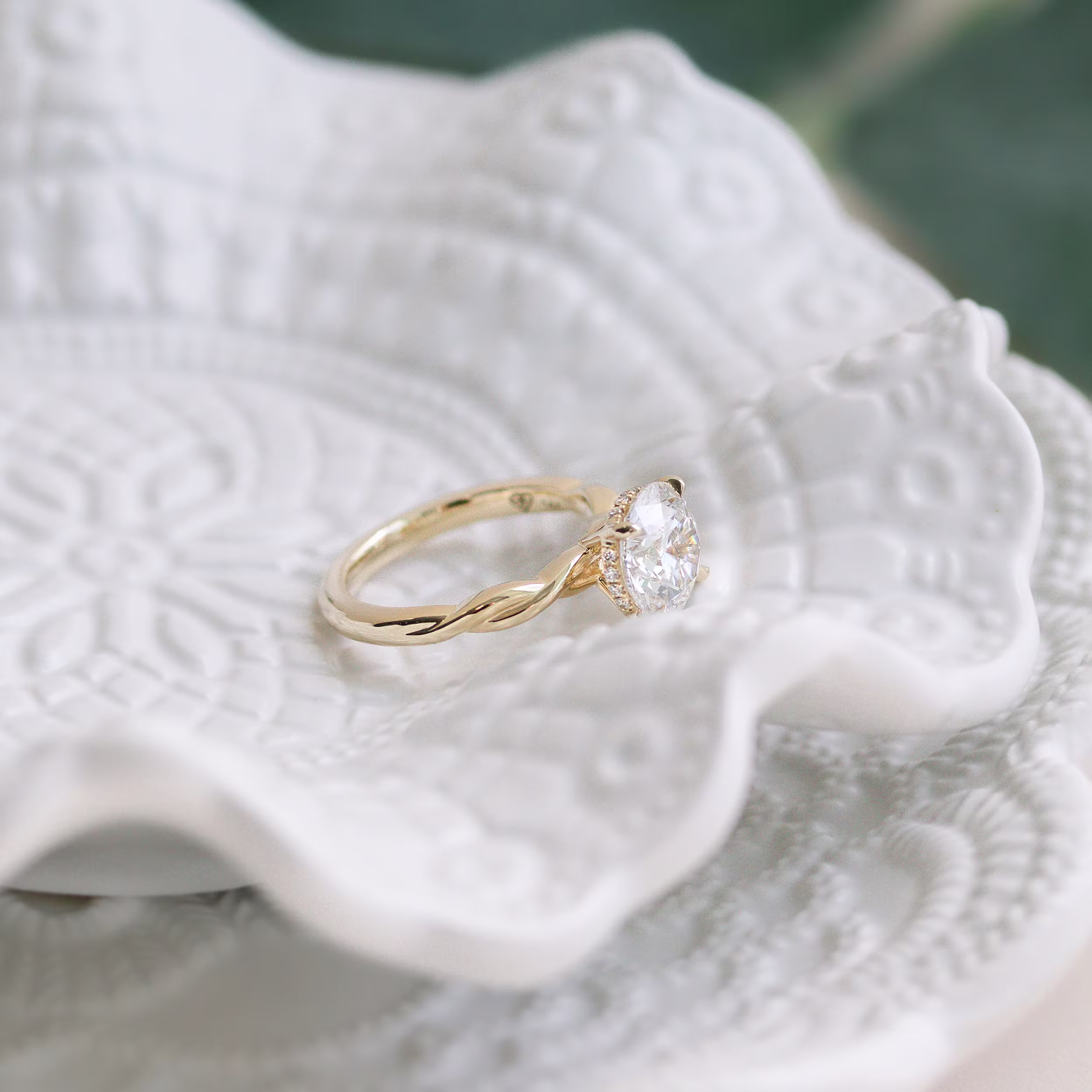 Yellow Gold Twisting Band Solitaire Diamond Engagement Ring featuring Exceptional Quality 2.0 Carat Lab Grown Diamonds (Side View)