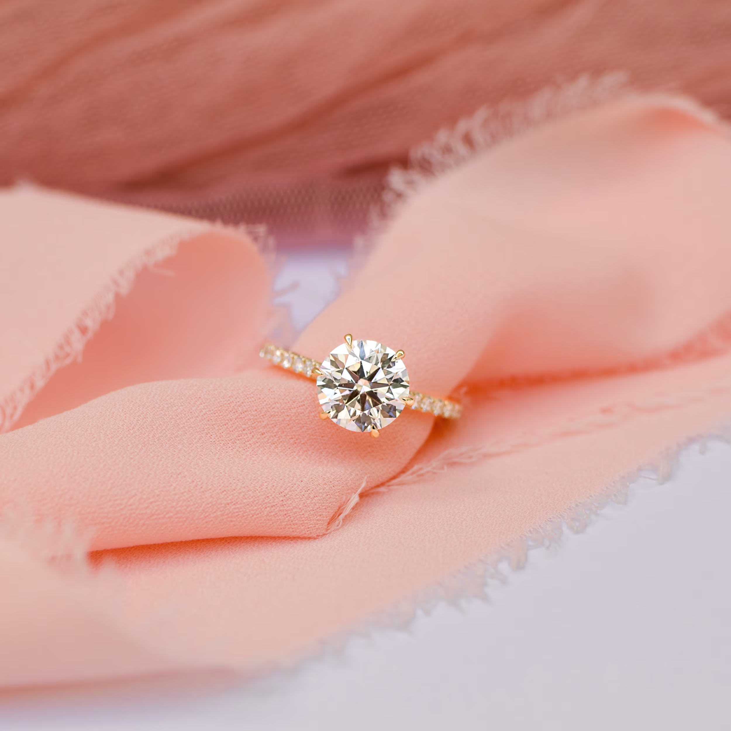 2.5 ctw Diamonds set in Yellow Gold Round Trellis Six Prong Pavé Setting (Main View)
