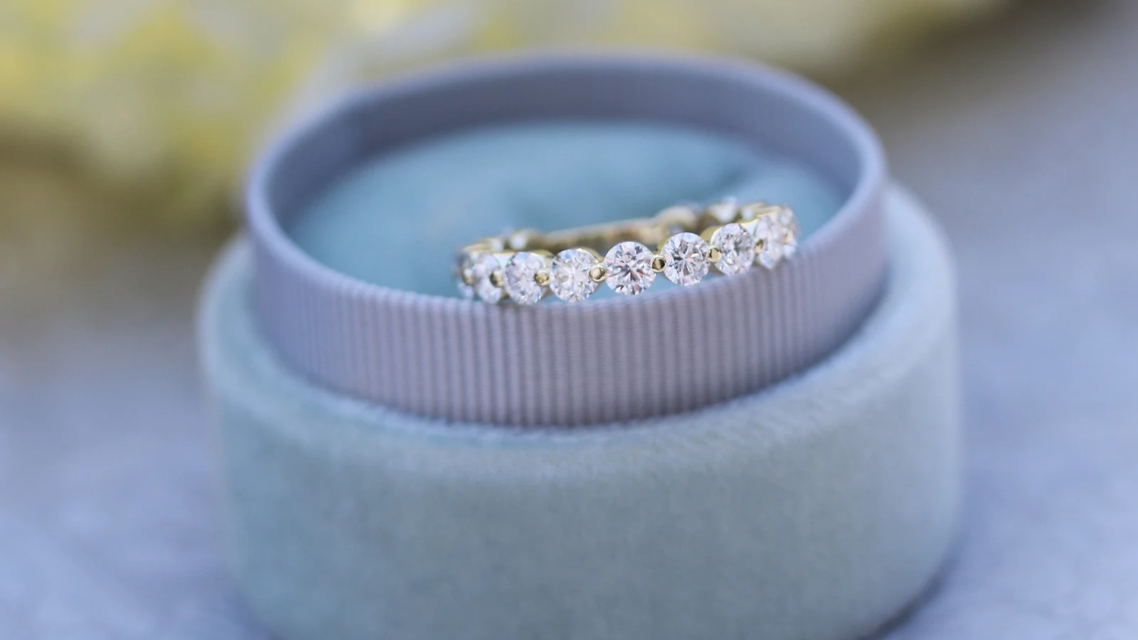 Floating Setting Engagement Ring 2025