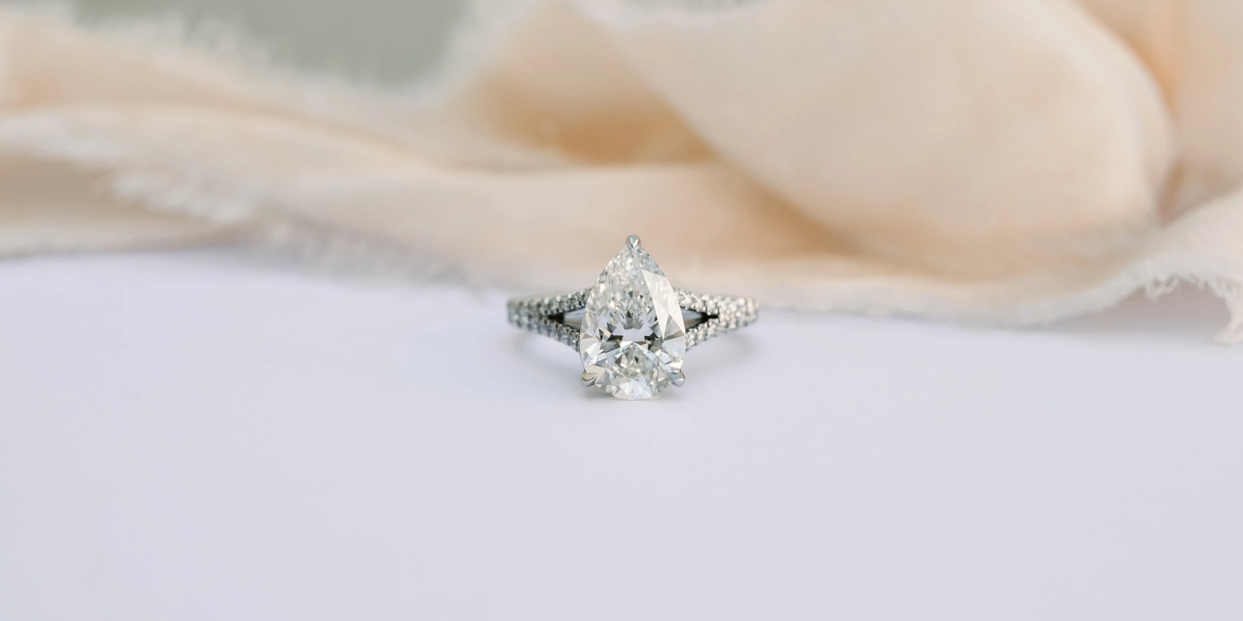p-2.5 ct Lab Diamonds set in Platinum Trellis Split Shank Diamond Engagement Ring (Main View)