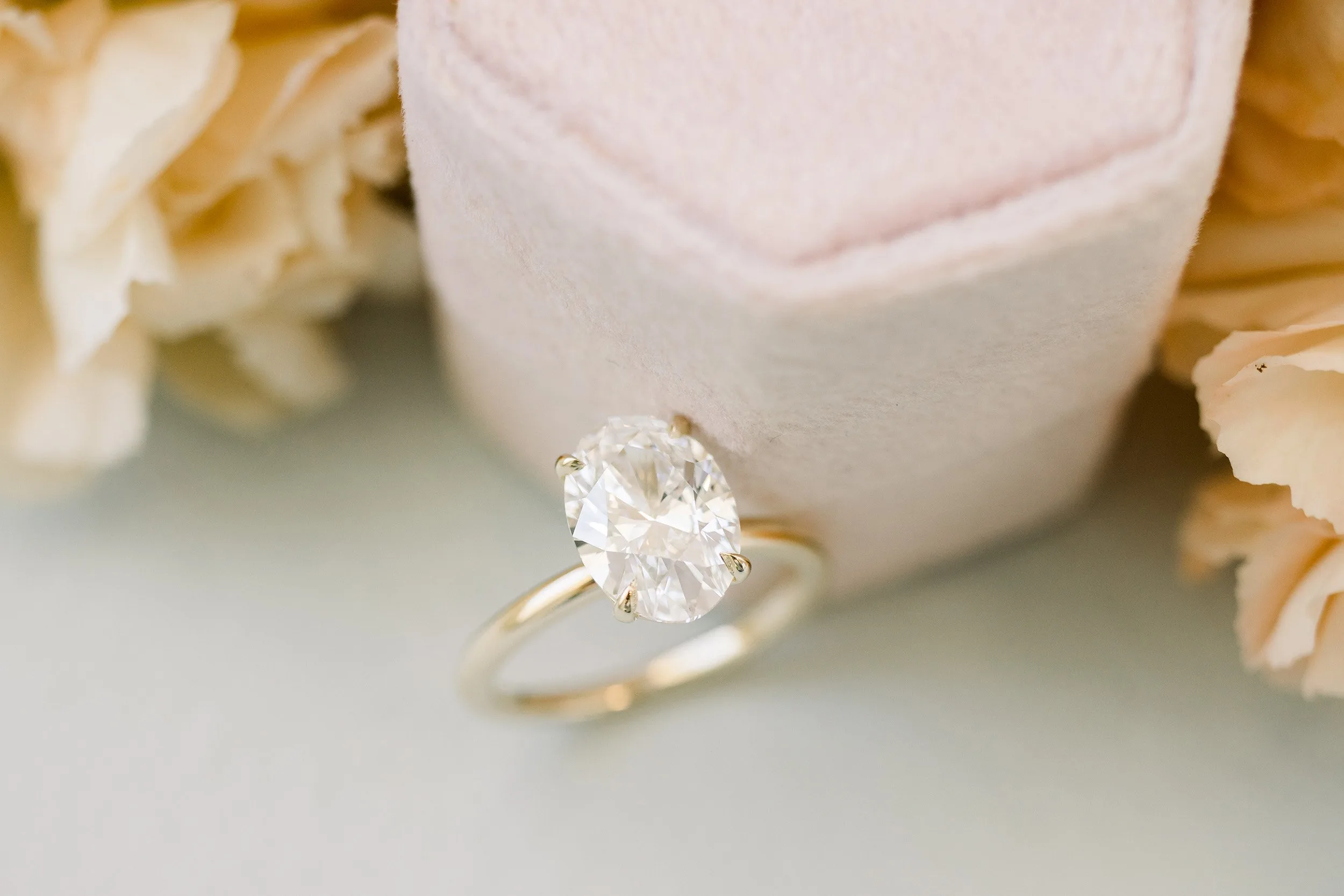 yellow gold 2.5 ct oval lab created diamond solitaire engagement ring ada diamonds design ad143 macro