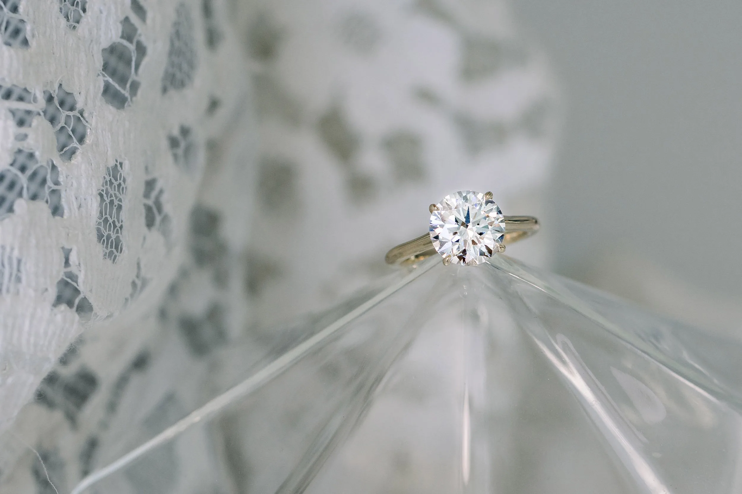 21 Traditional Engagement Rings with Timeless Classic Style