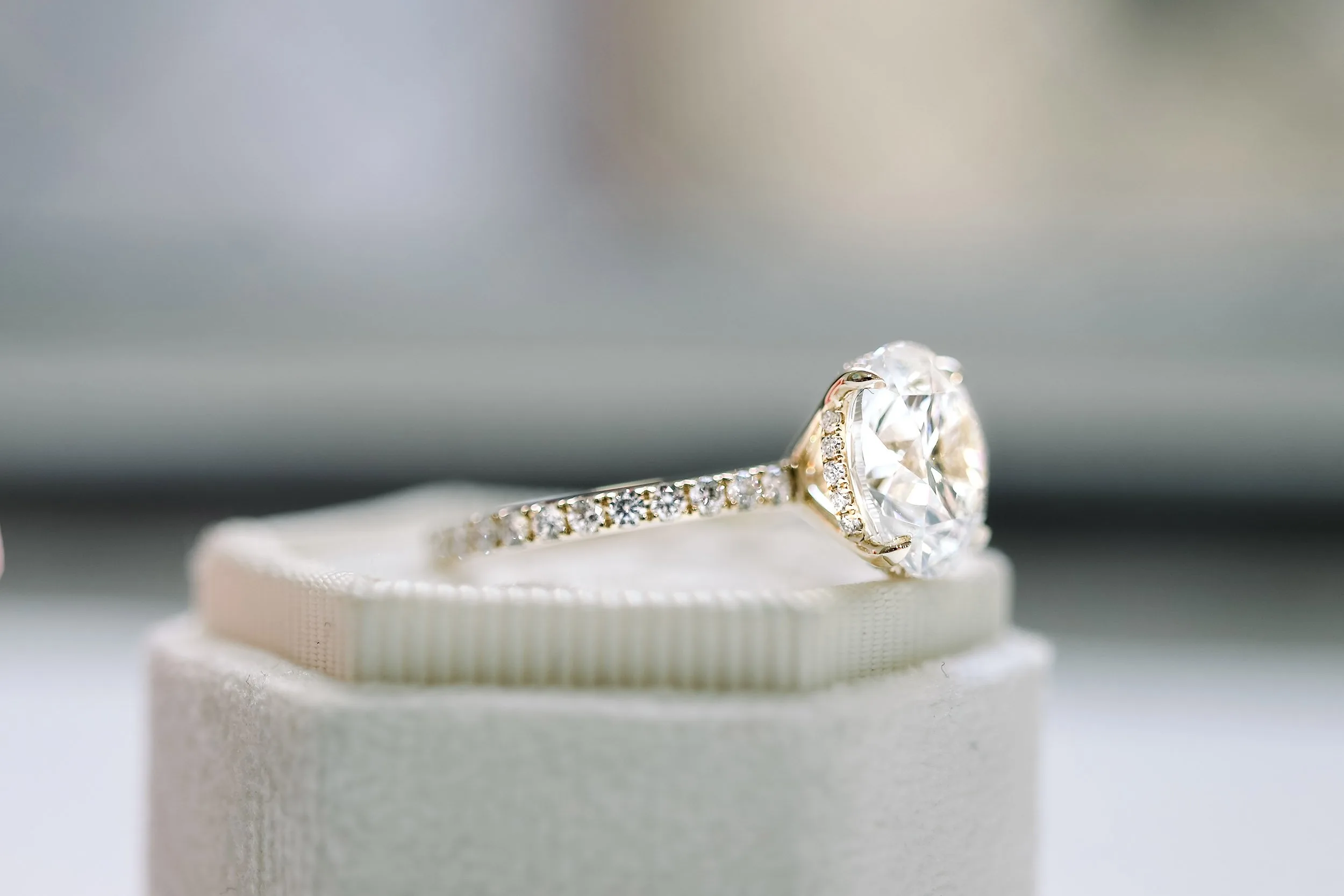 four carat round pavé lab diamond engagement ring ada diamonds ad-149