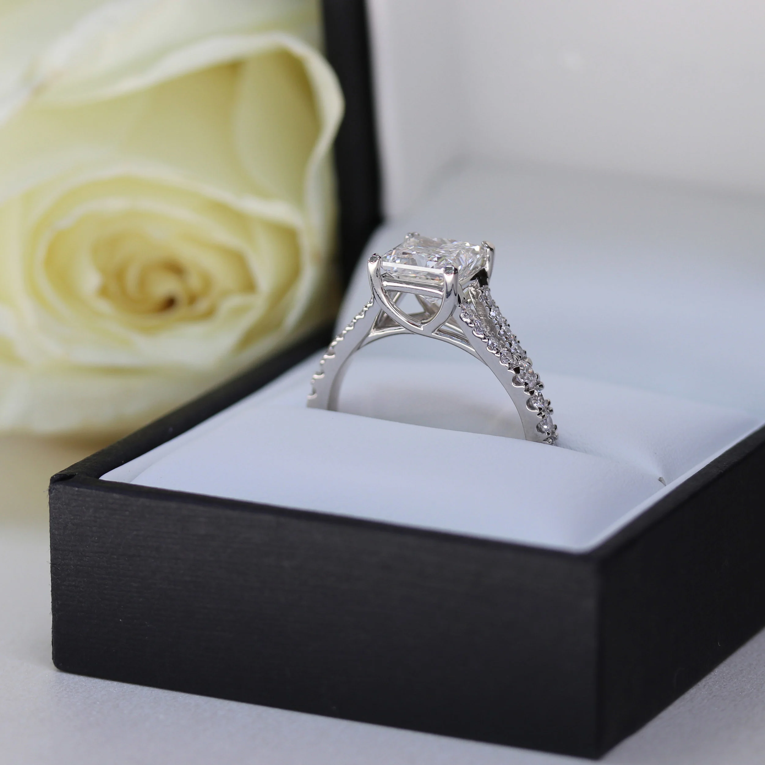 Trellis Split Shank Setting Lab Grown Diamond Engagement Ring In Box Design AD153
