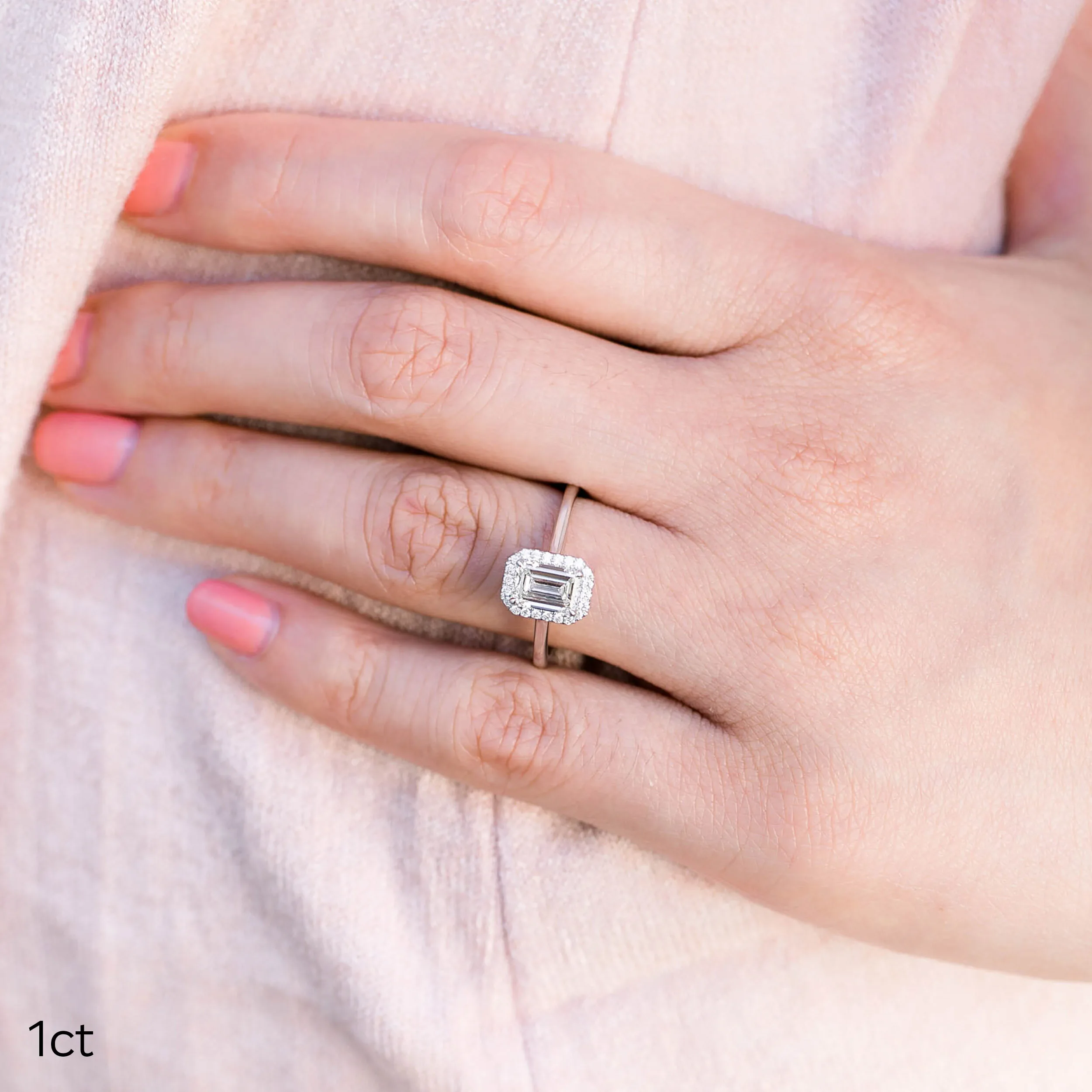 1.0 ct Lab Diamonds set in 18k White Gold Emerald Single Halo Diamond Engagement Ring ()