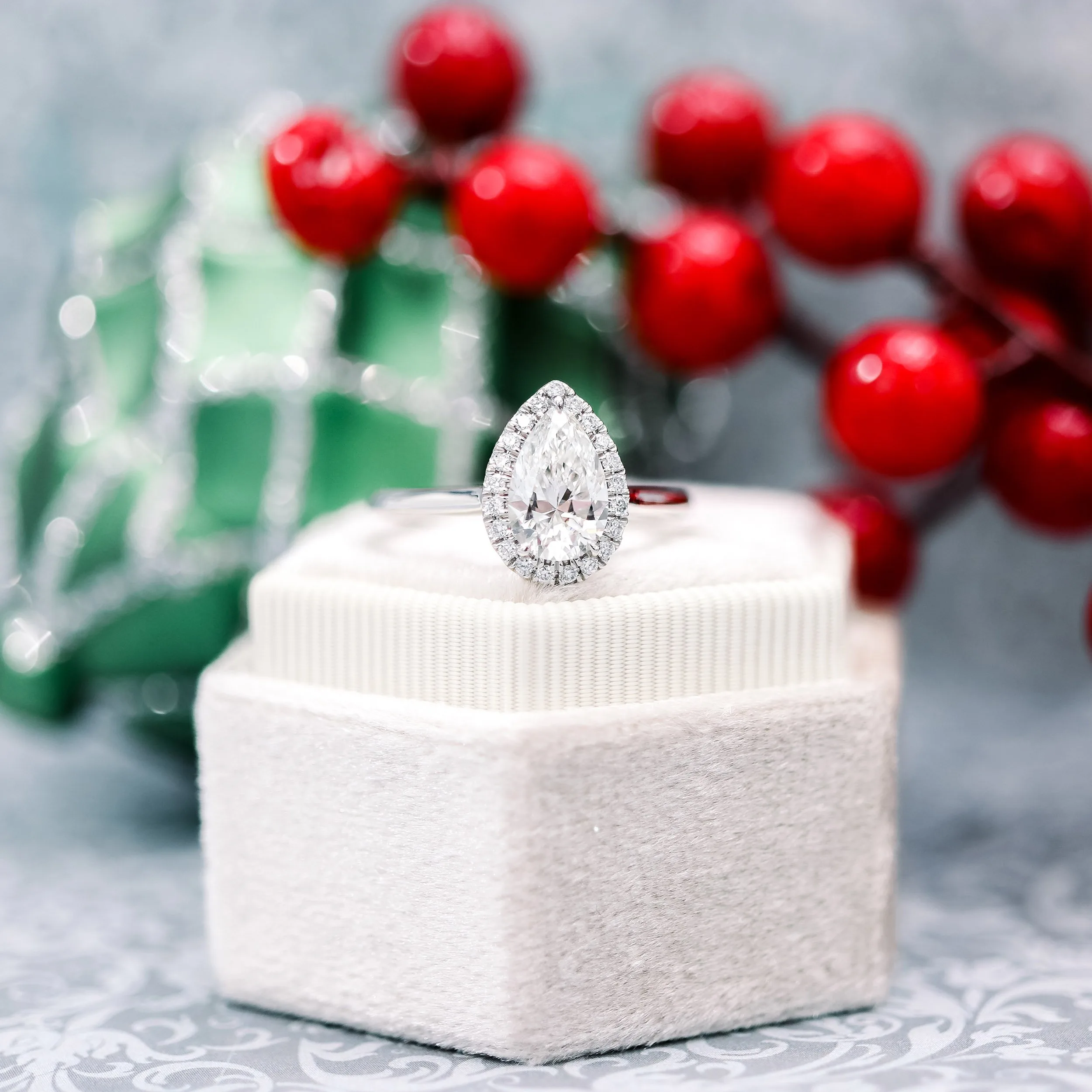 Legacy Round Diamond Engagement Ring, Platinum - Graff