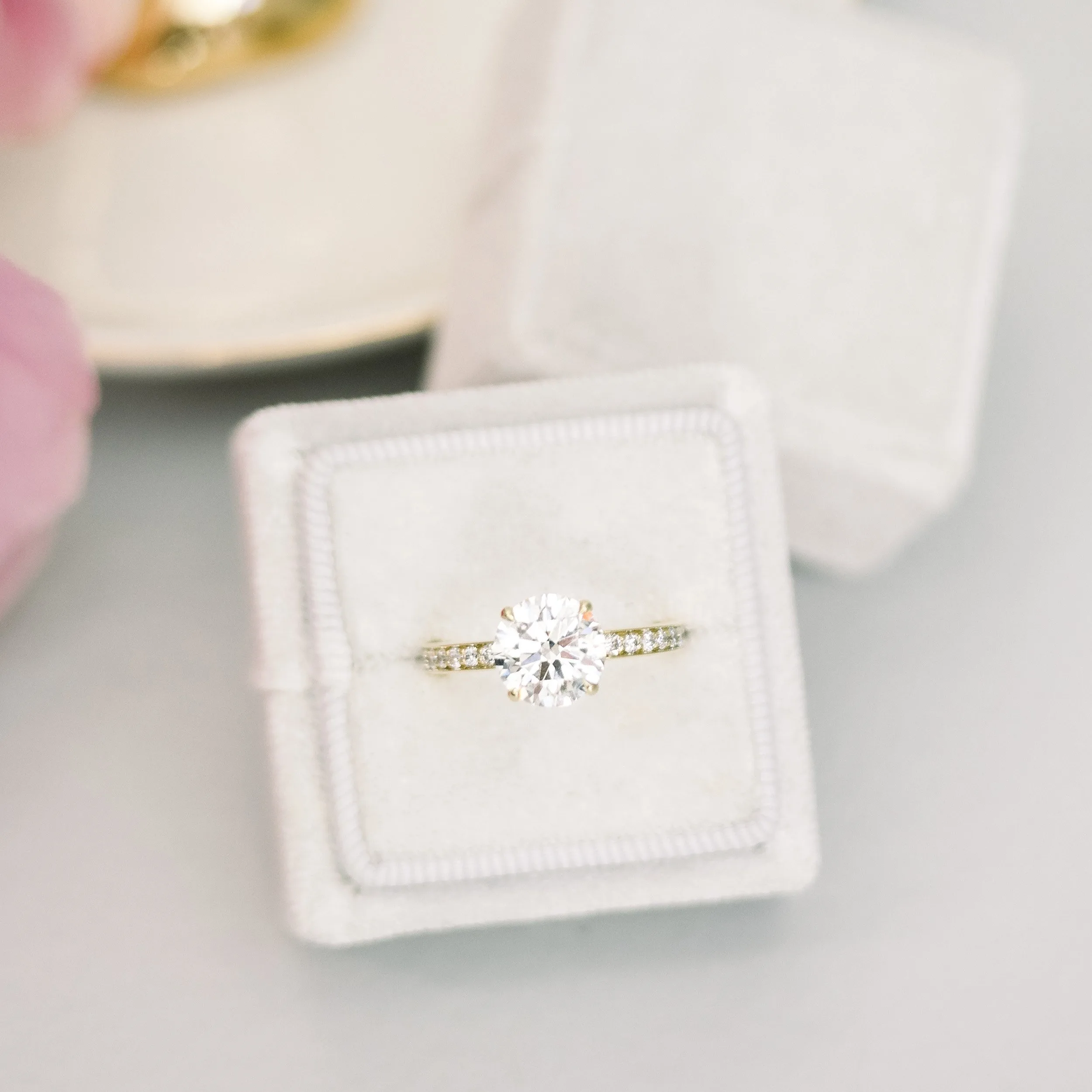14k yellow gold 2 carat round lab diamond in channel set diamond band engagement ring ada diamonds design ad 074 macro