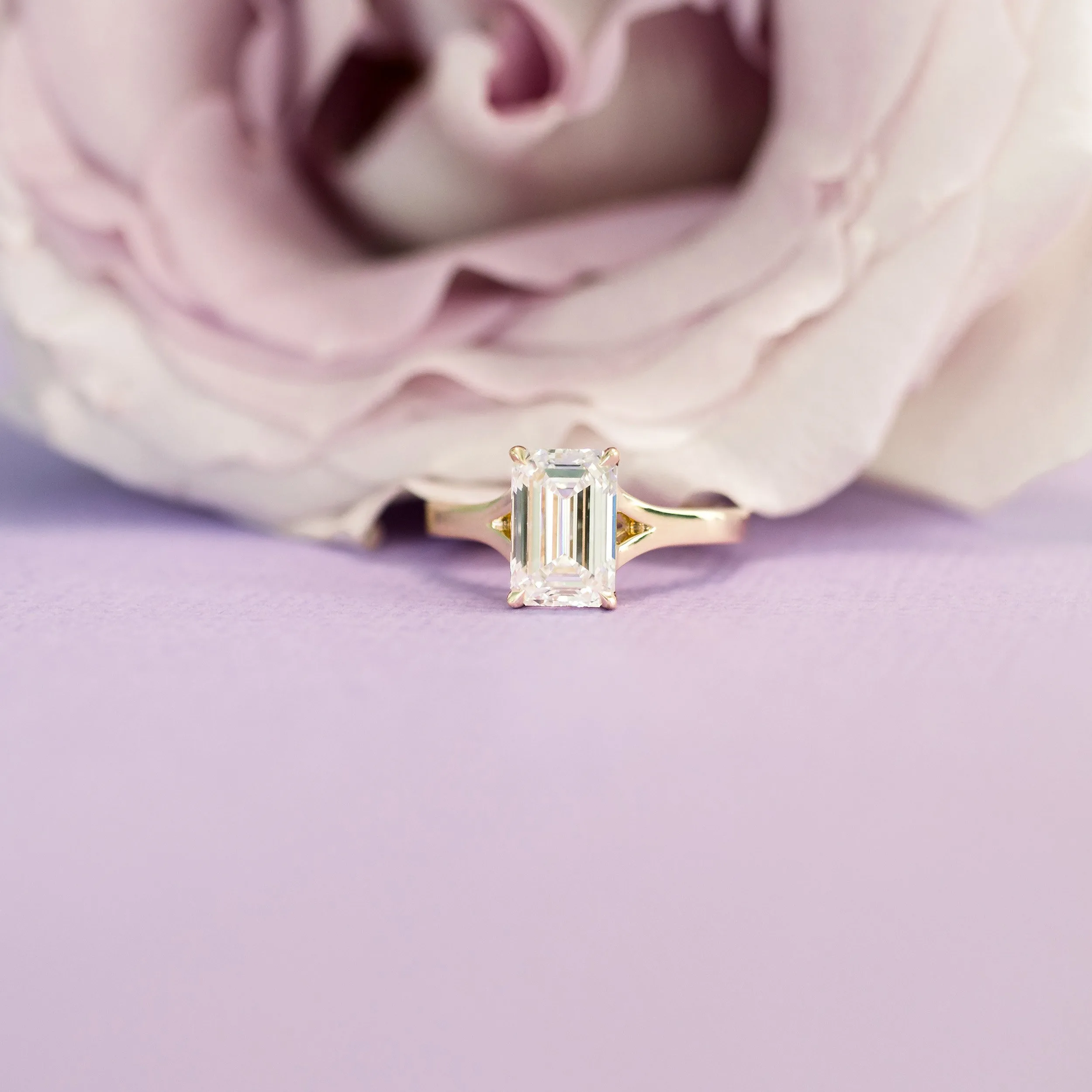 14k yellow gold 1.75ct man made diamond split shank solitaire engagement ring ada diamonds design ad 338 macro