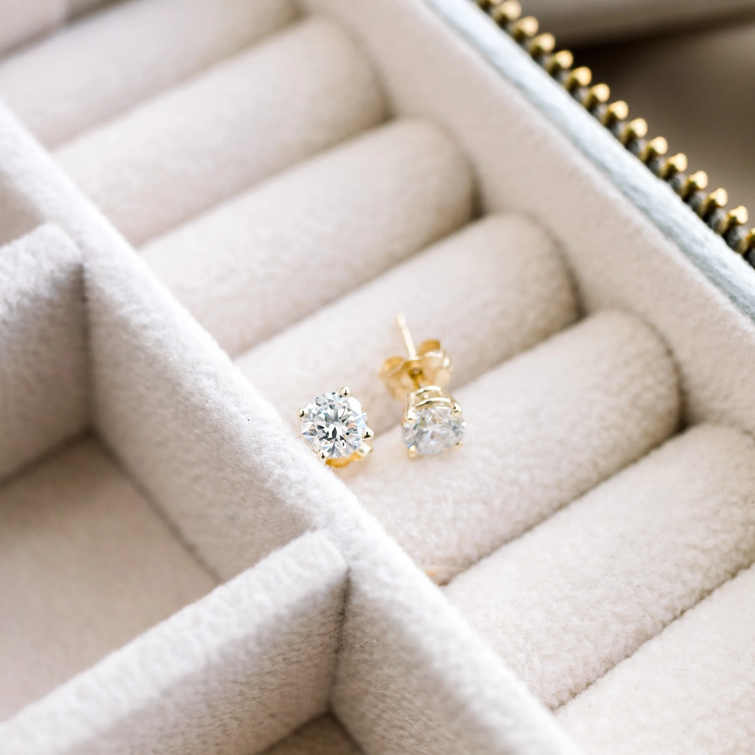 round 0.7ct lab diamond stud earrings in yellow gold ada diamonds design ad 001