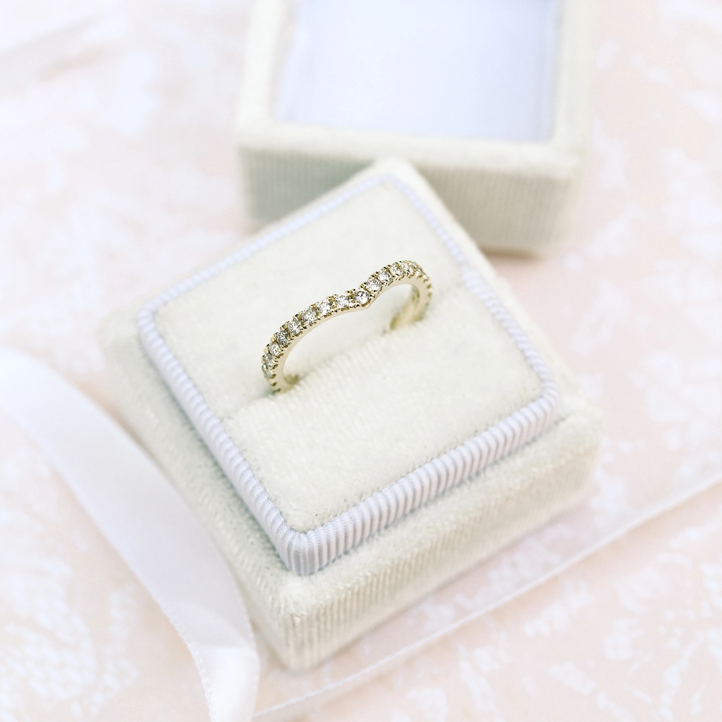 0.6 Carat Round Diamonds Pavé Contoured Eternity Band in 14k Yellow Gold (Main View)