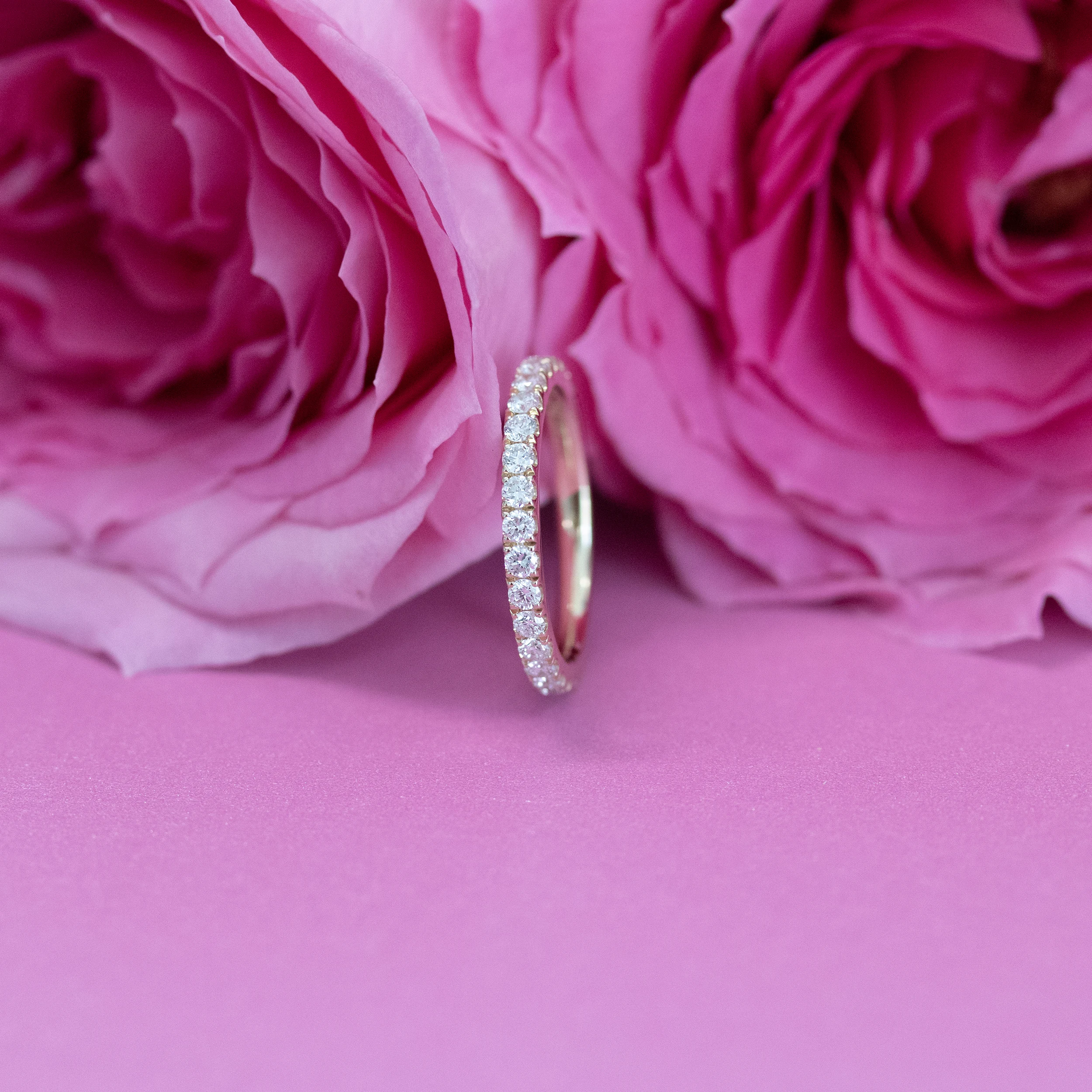 1.0 ct Round Lab Diamonds 1ctw Round Diamond U Pavé Eternity Band in 14k Yellow Gold in 14k Yellow Gold (Side View)