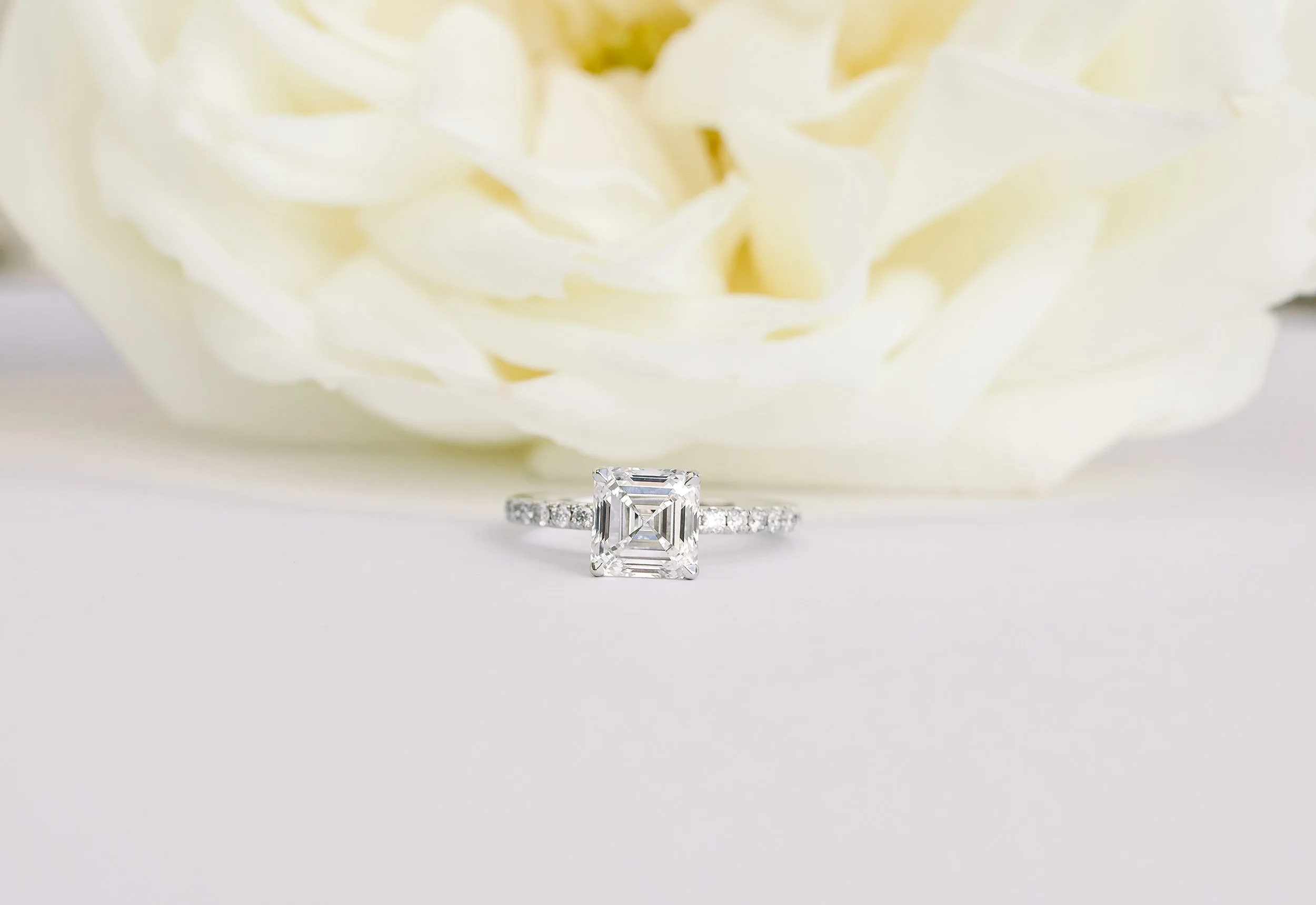 Tiffany Novo™ Round Emerald Ring in Platinum with Pavé Diamonds