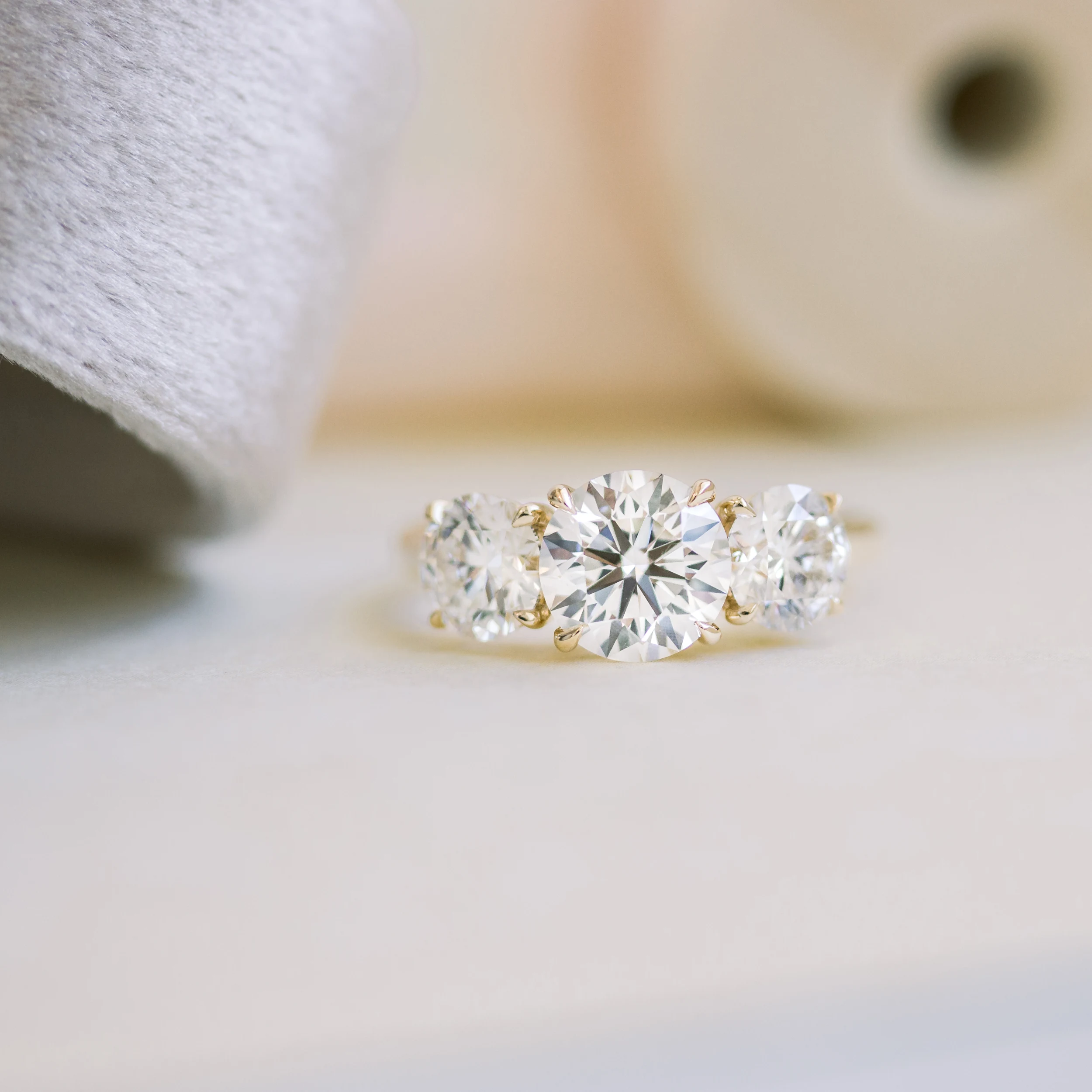 2.5 ctw Lab Diamonds Round Three Stone Diamond Engagement Ring in Yellow Gold (Profile View)