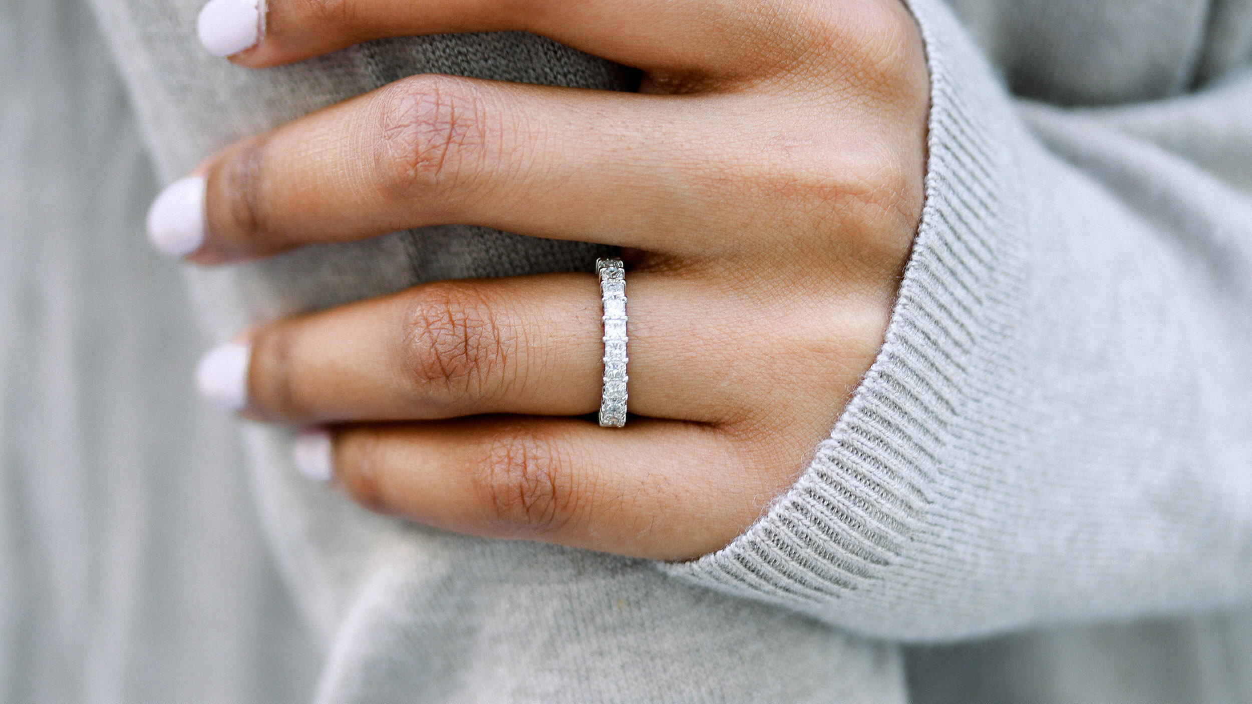 Princess cut diamond outlet on hand